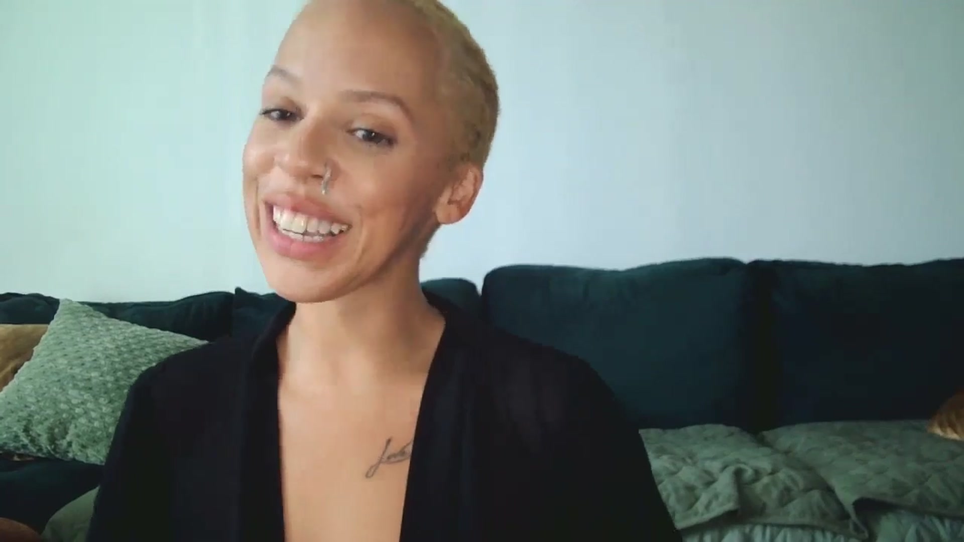 Gallery image thumbnail from Leauramun's myfreecams stream on, 08/16/2024, 19:57 image 19 of 20