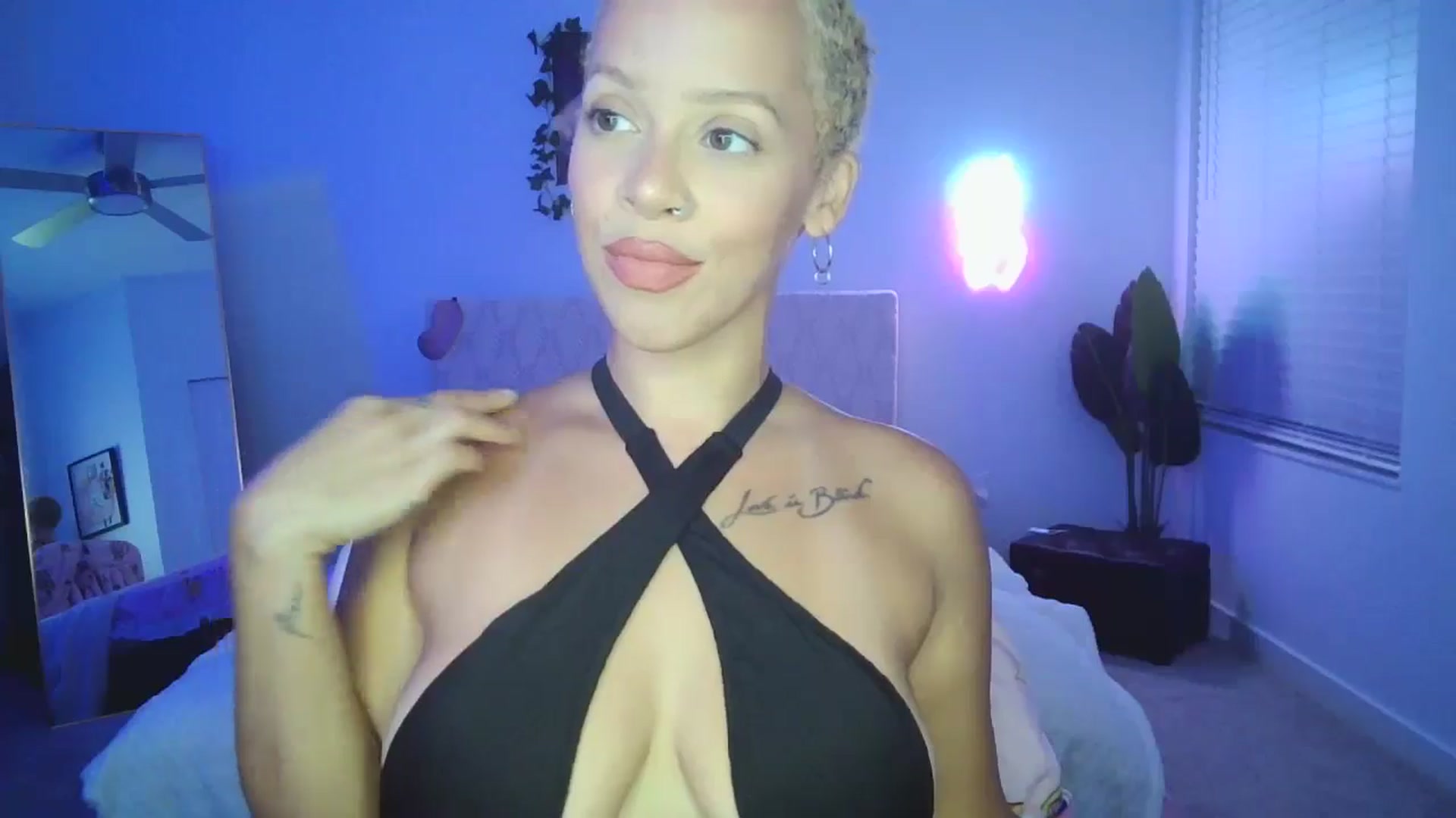 Gallery image thumbnail from Leauramun's myfreecams stream on, 08/27/2024, 01:02 image 17 of 20
