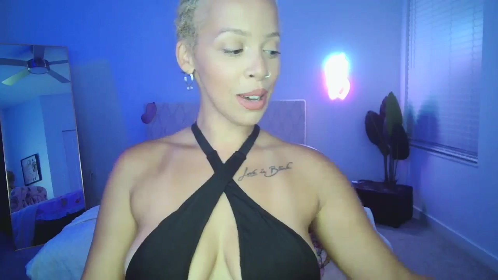 Gallery image thumbnail from Leauramun's myfreecams stream on, 08/27/2024, 01:02 image 15 of 20