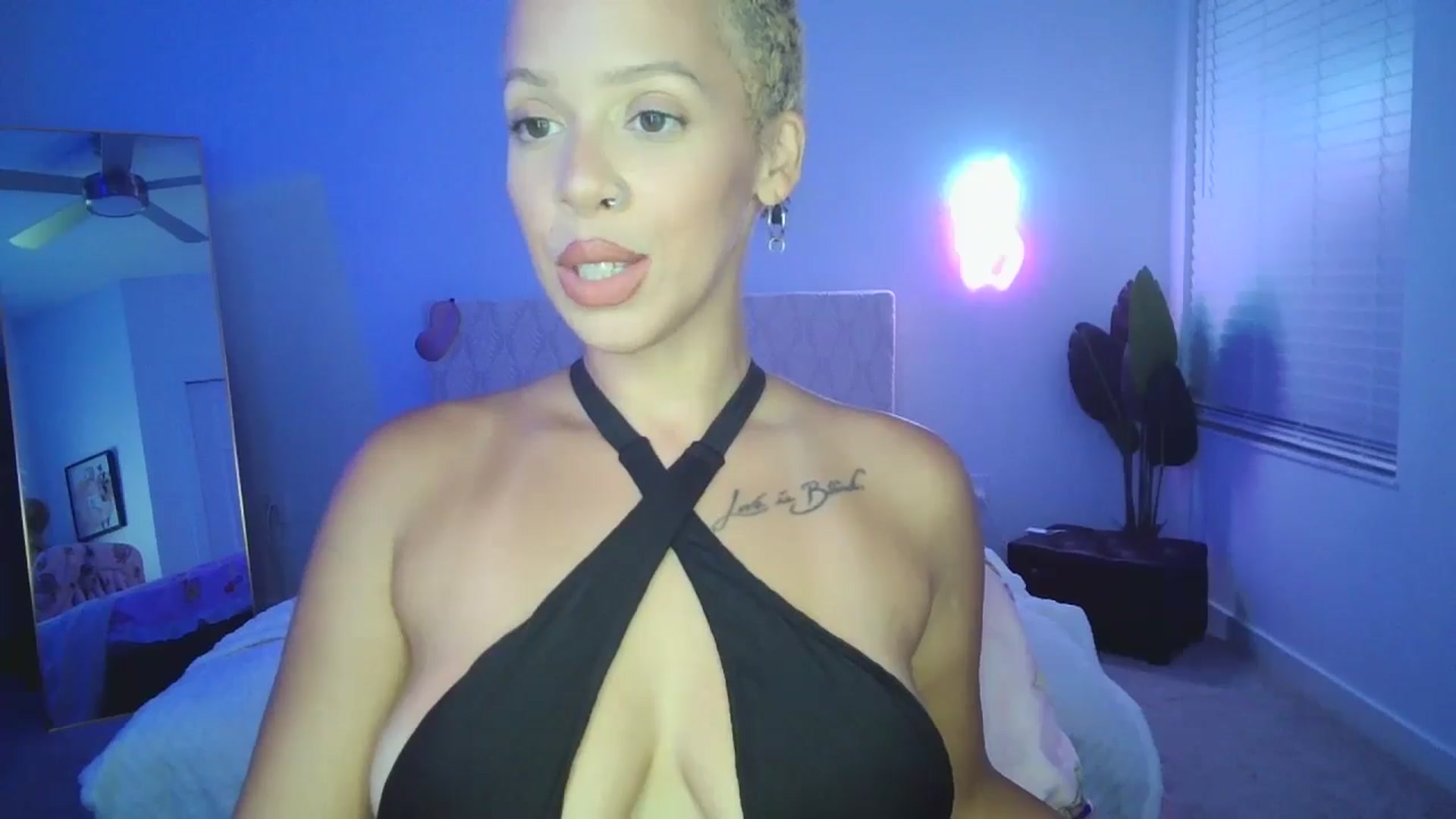 Gallery image thumbnail from Leauramun's myfreecams stream on, 08/27/2024, 01:02 image 13 of 20