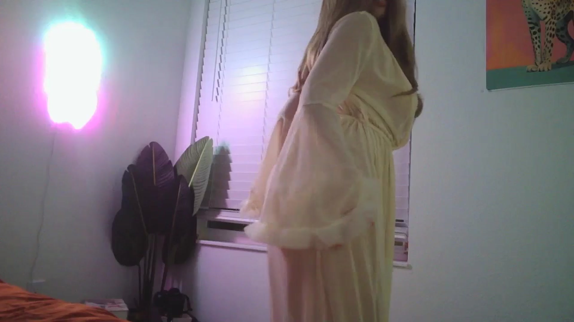 Gallery image thumbnail from Leauramun's myfreecams stream on, 06/24/2025, 05:00 image 10 of 20