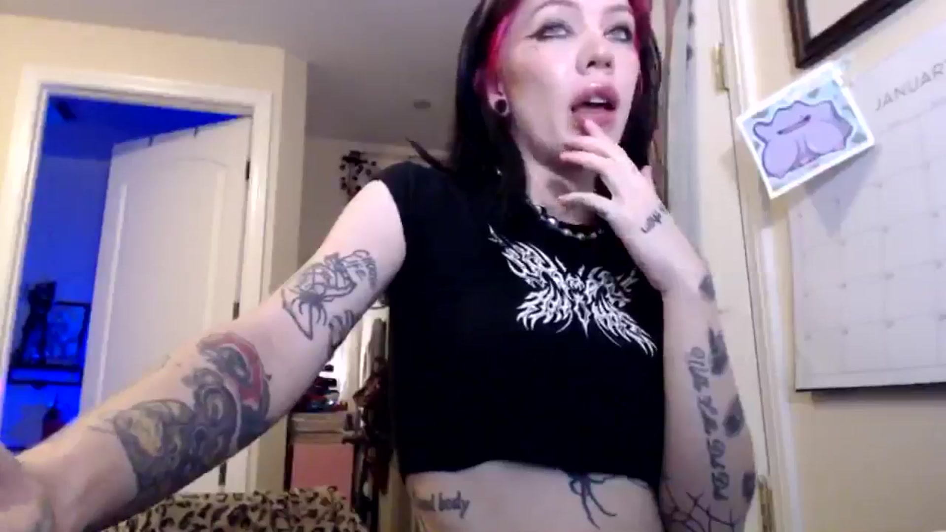Gallery image thumbnail from Ledabear's myfreecams stream on, 01/16/2026, 08:29 image 6 of 20