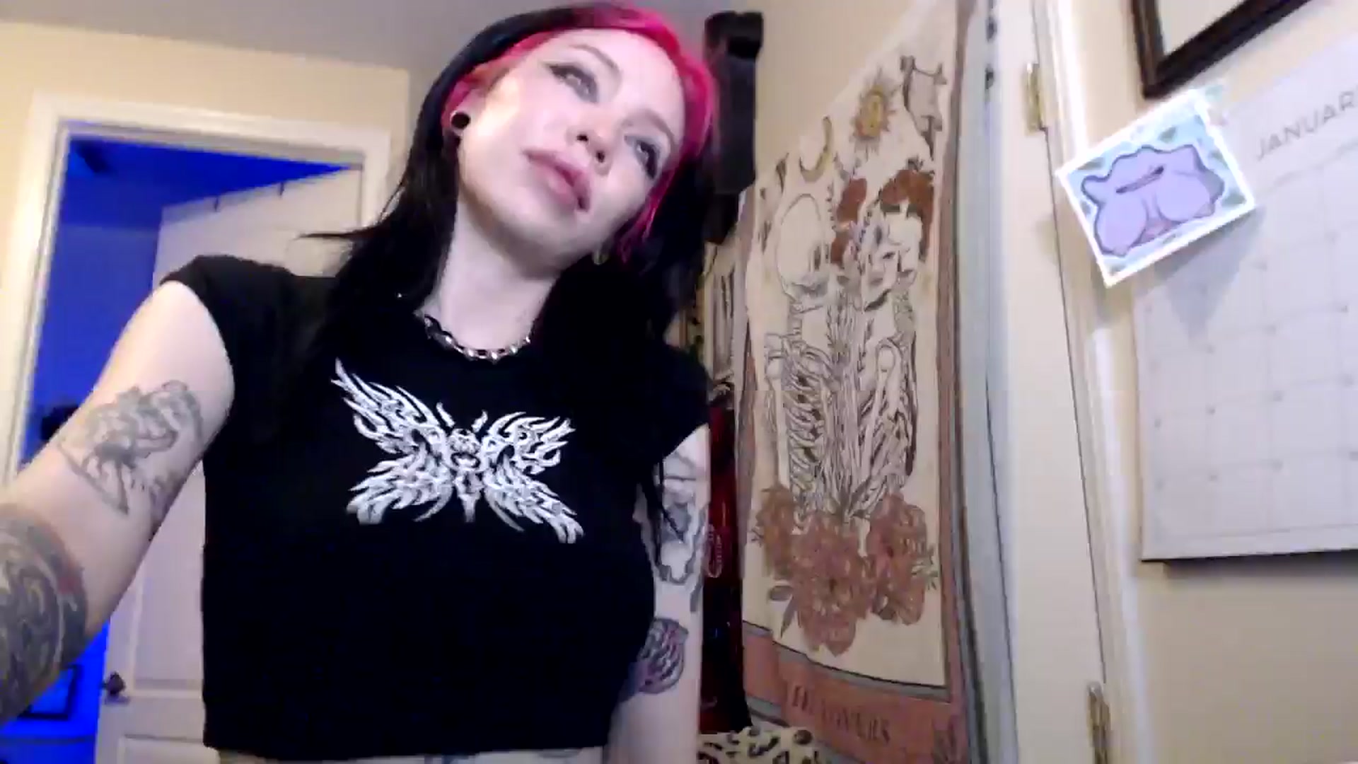 Gallery image thumbnail from Ledabear's myfreecams stream on, 01/16/2026, 08:29 image 13 of 20