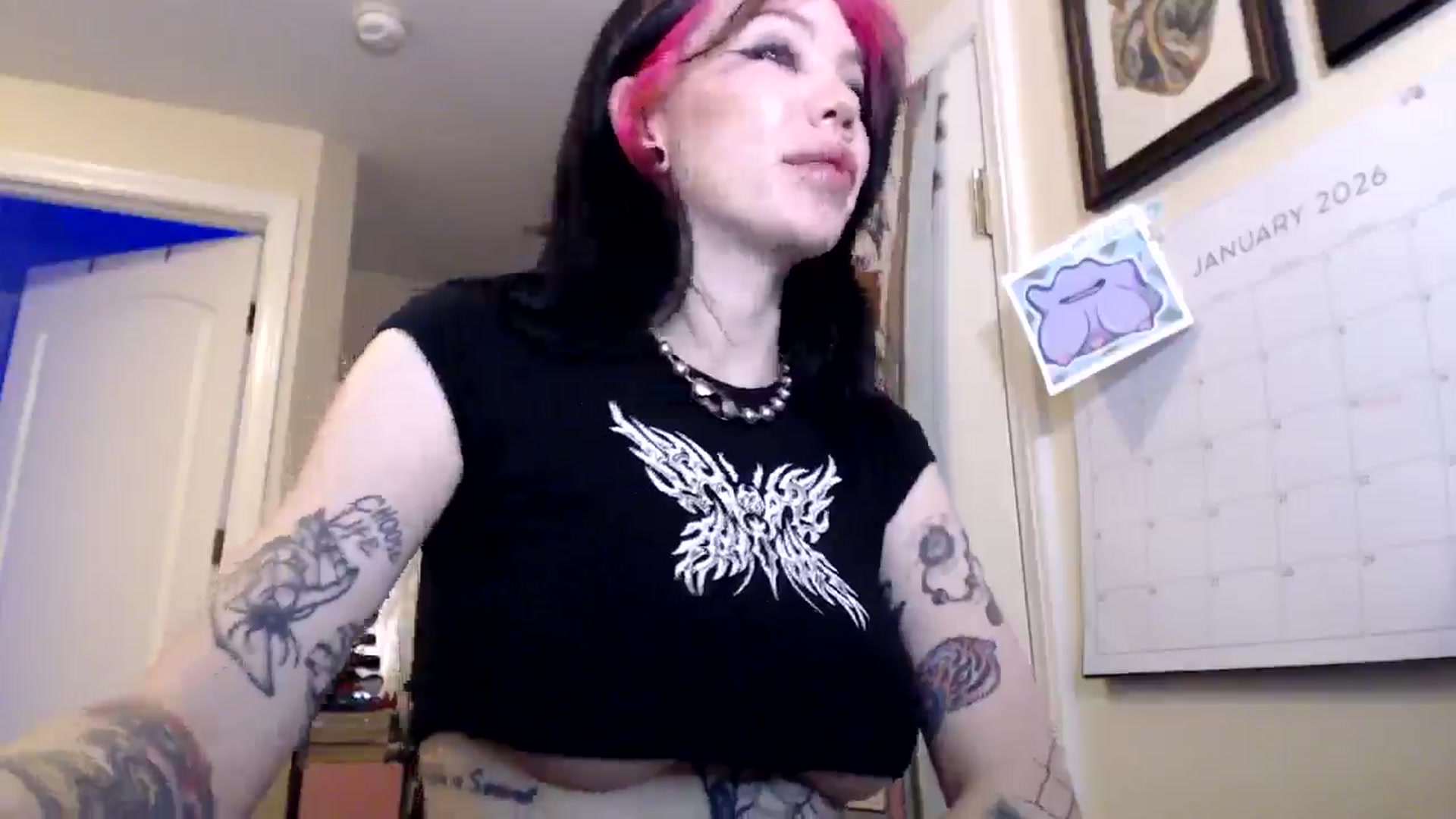 Gallery image thumbnail from Ledabear's myfreecams stream on, 01/16/2026, 08:29 image 17 of 20