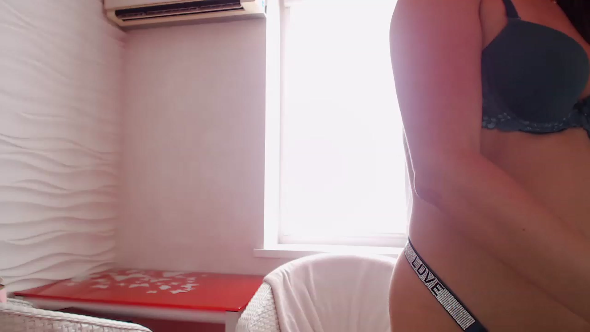 Gallery image thumbnail from LeeLuna_777's myfreecams stream on, 06/19/2023, 13:07 image 18 of 20