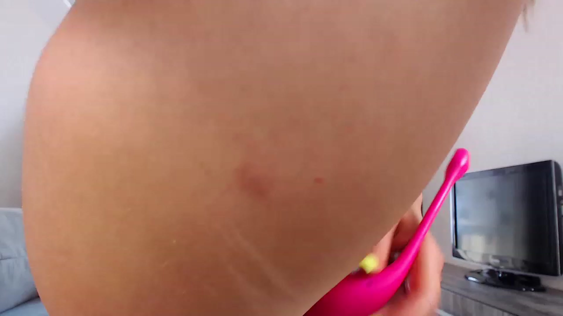 Gallery image thumbnail from LeeLuna_777's myfreecams stream on, 07/21/2023, 13:01 image 12 of 20