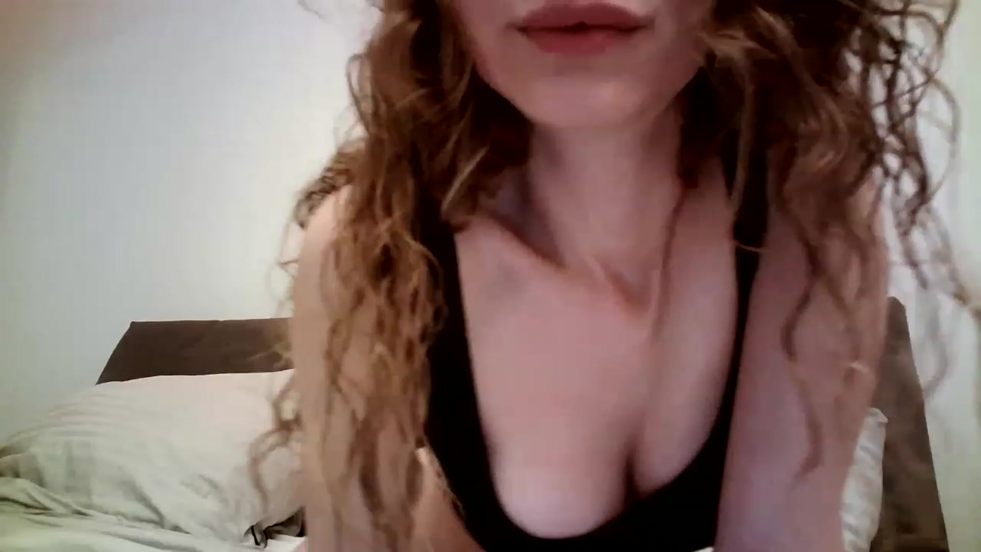 Gallery image thumbnail from Leeehanna's myfreecams stream on, 11/15/2022, 23:01 image 3 of 20