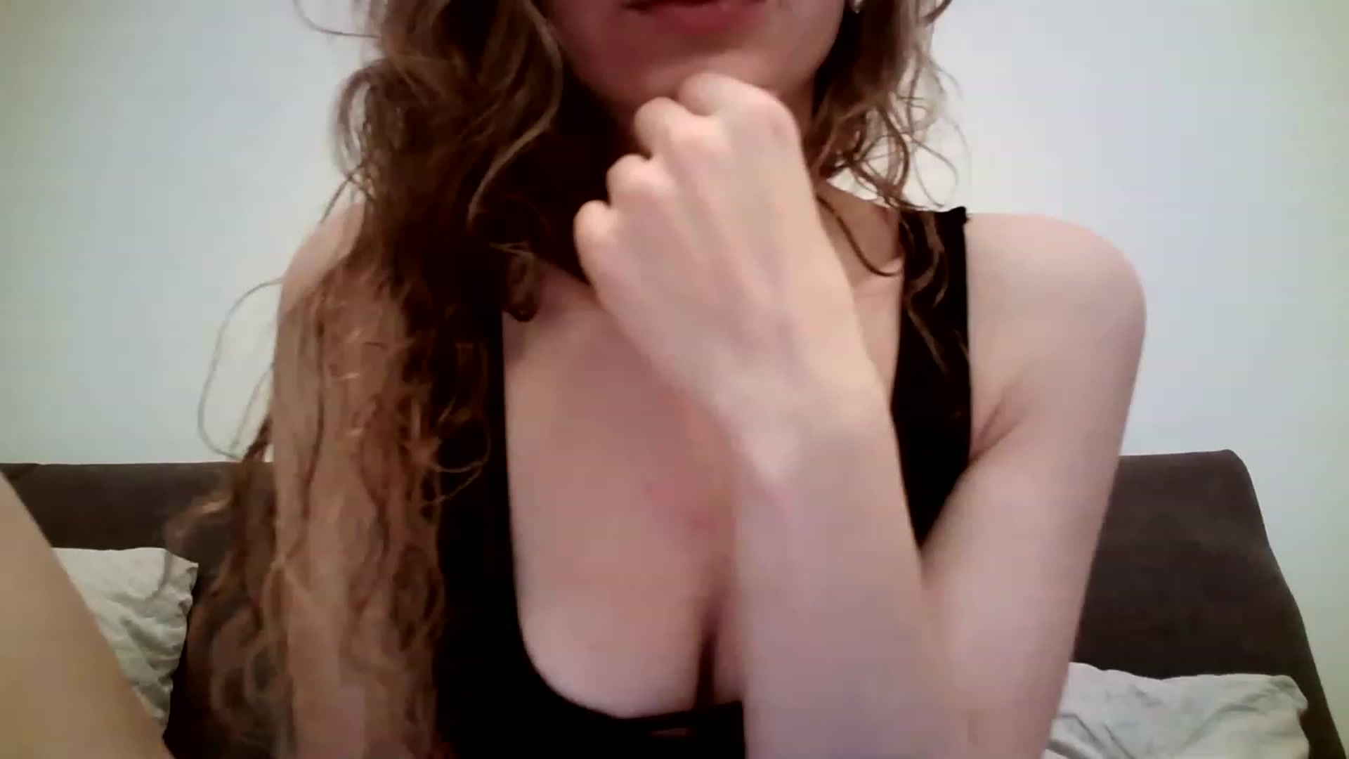 Gallery image thumbnail from Leeehanna's myfreecams stream on, 11/15/2022, 23:01 image 7 of 20