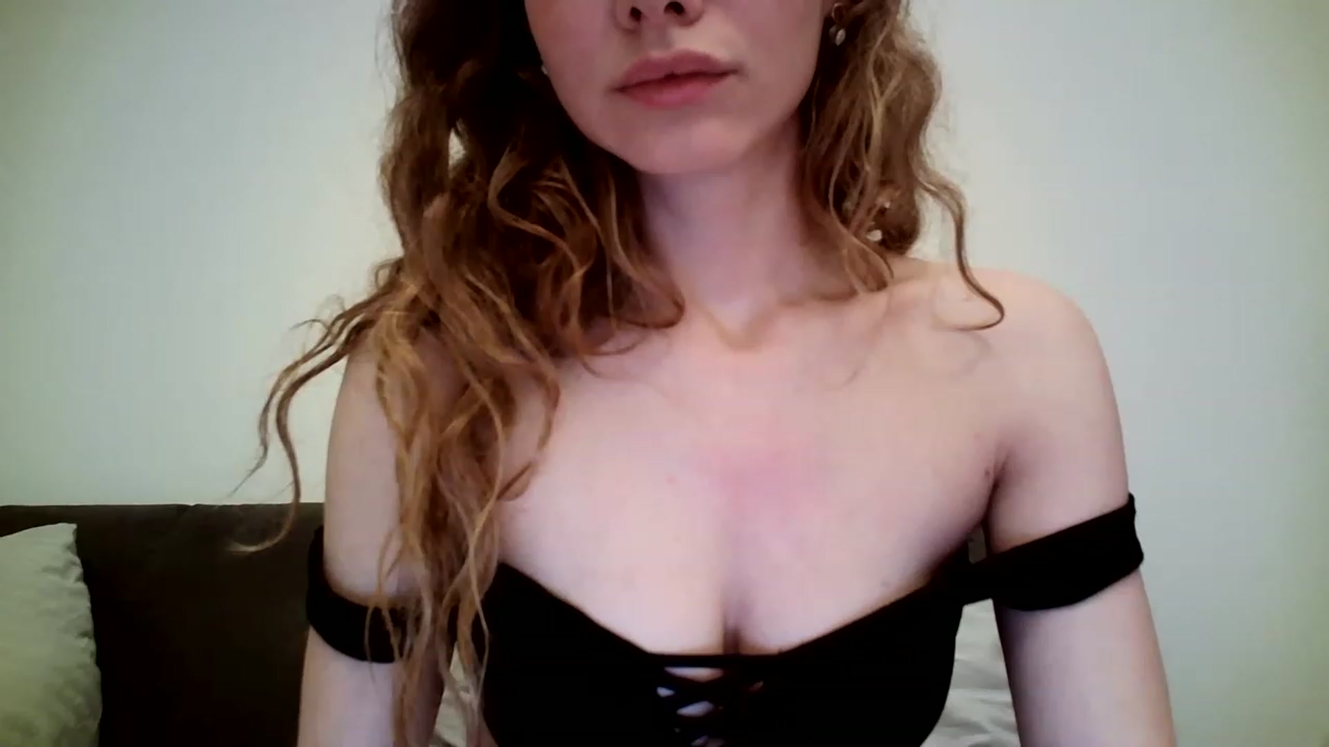 Gallery image thumbnail from Leeehanna's myfreecams stream on, 11/17/2022, 20:49 image 15 of 20