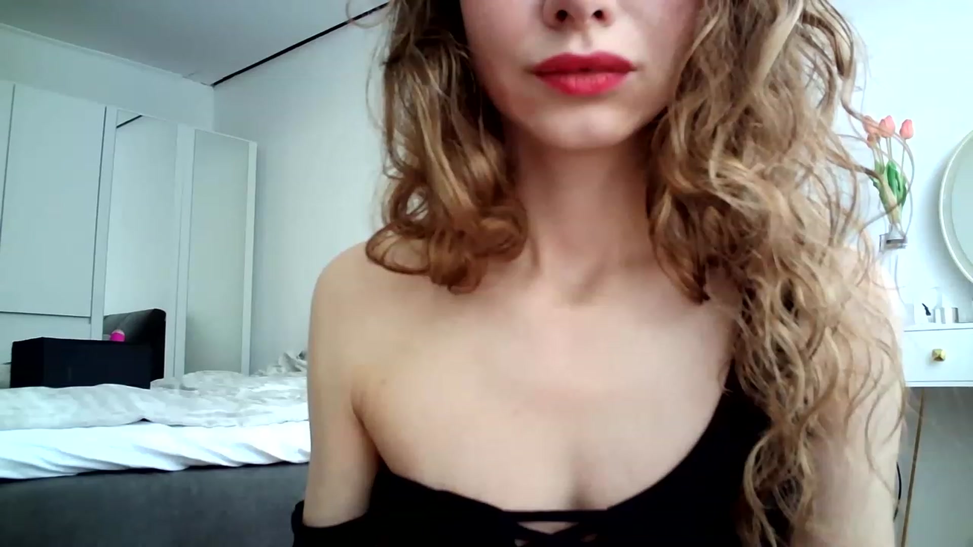 Gallery image thumbnail from Leeehanna's myfreecams stream on, 11/18/2022, 10:14 image 11 of 20