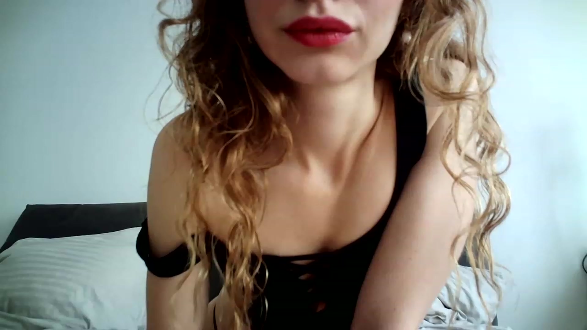 Gallery image thumbnail from Leeehanna's myfreecams stream on, 11/18/2022, 10:14 image 14 of 20