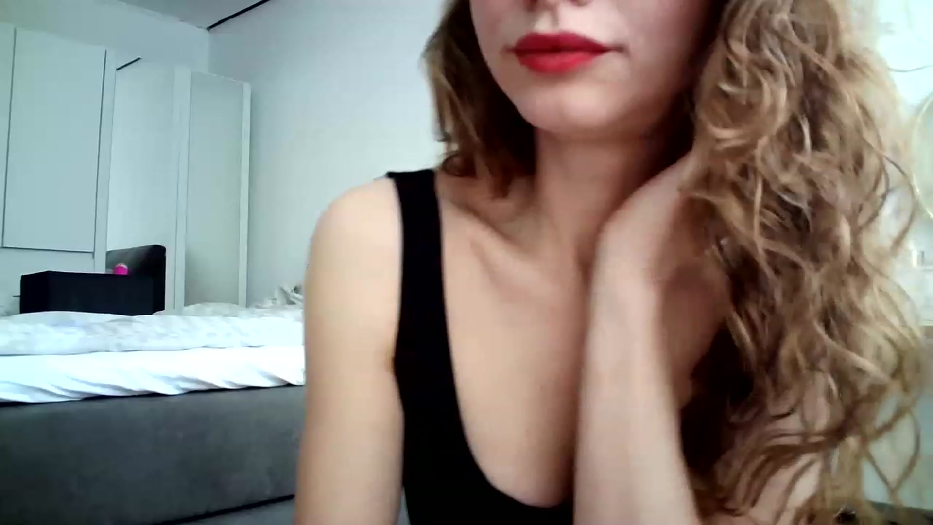 Gallery image thumbnail from Leeehanna's myfreecams stream on, 11/18/2022, 10:14 image 8 of 20
