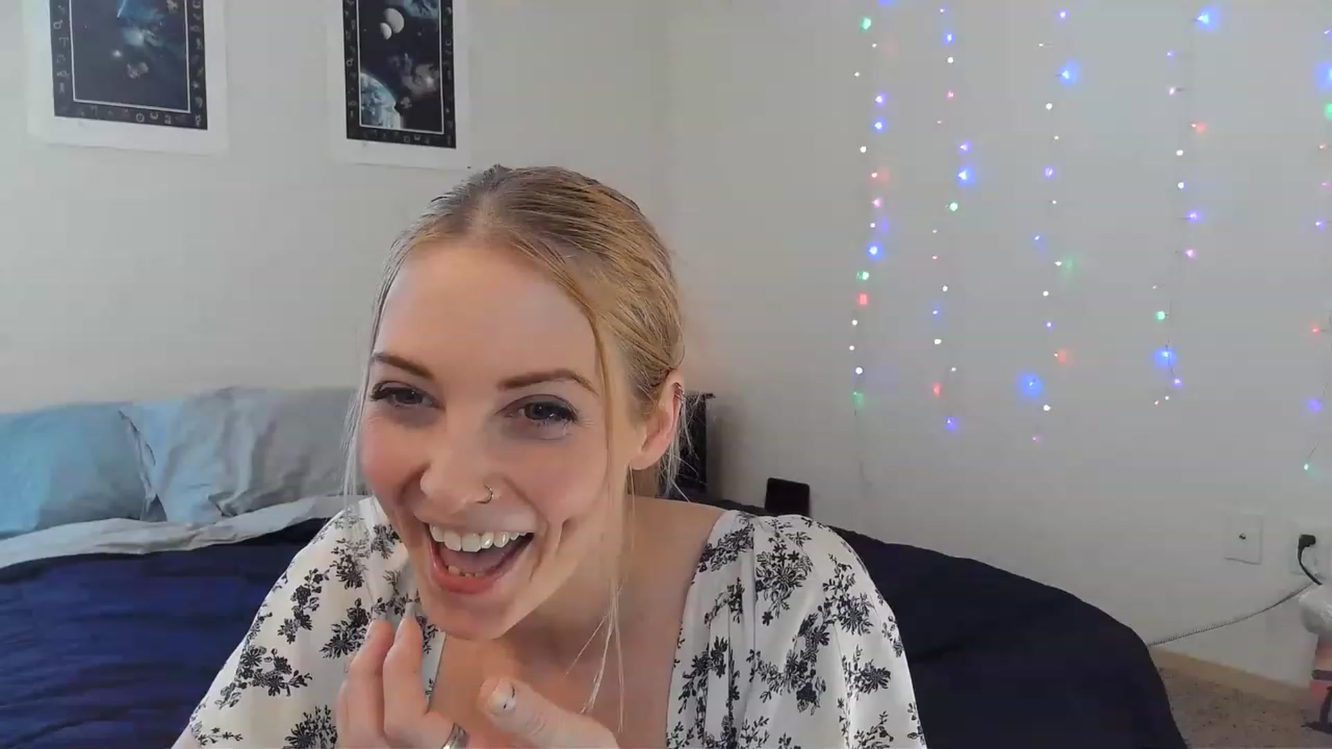 Gallery image thumbnail from Leeleigh1's myfreecams stream on, 03/08/2023, 20:58 image 1 of 20