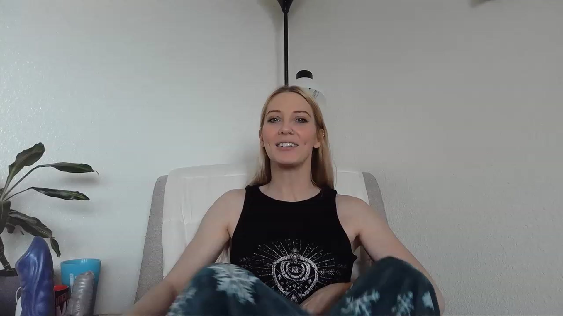 Gallery image thumbnail from Leeleigh1's myfreecams stream on, 03/15/2023, 17:45 image 11 of 20