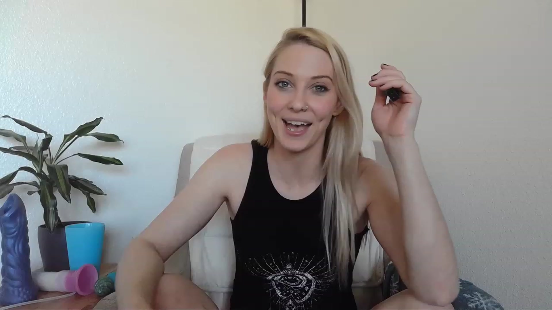Gallery image thumbnail from Leeleigh1's myfreecams stream on, 03/15/2023, 23:45 image 15 of 20