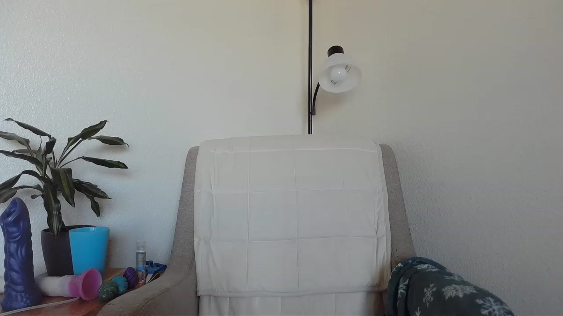 Gallery image thumbnail from Leeleigh1's myfreecams stream on, 03/15/2023, 23:45 image 18 of 20
