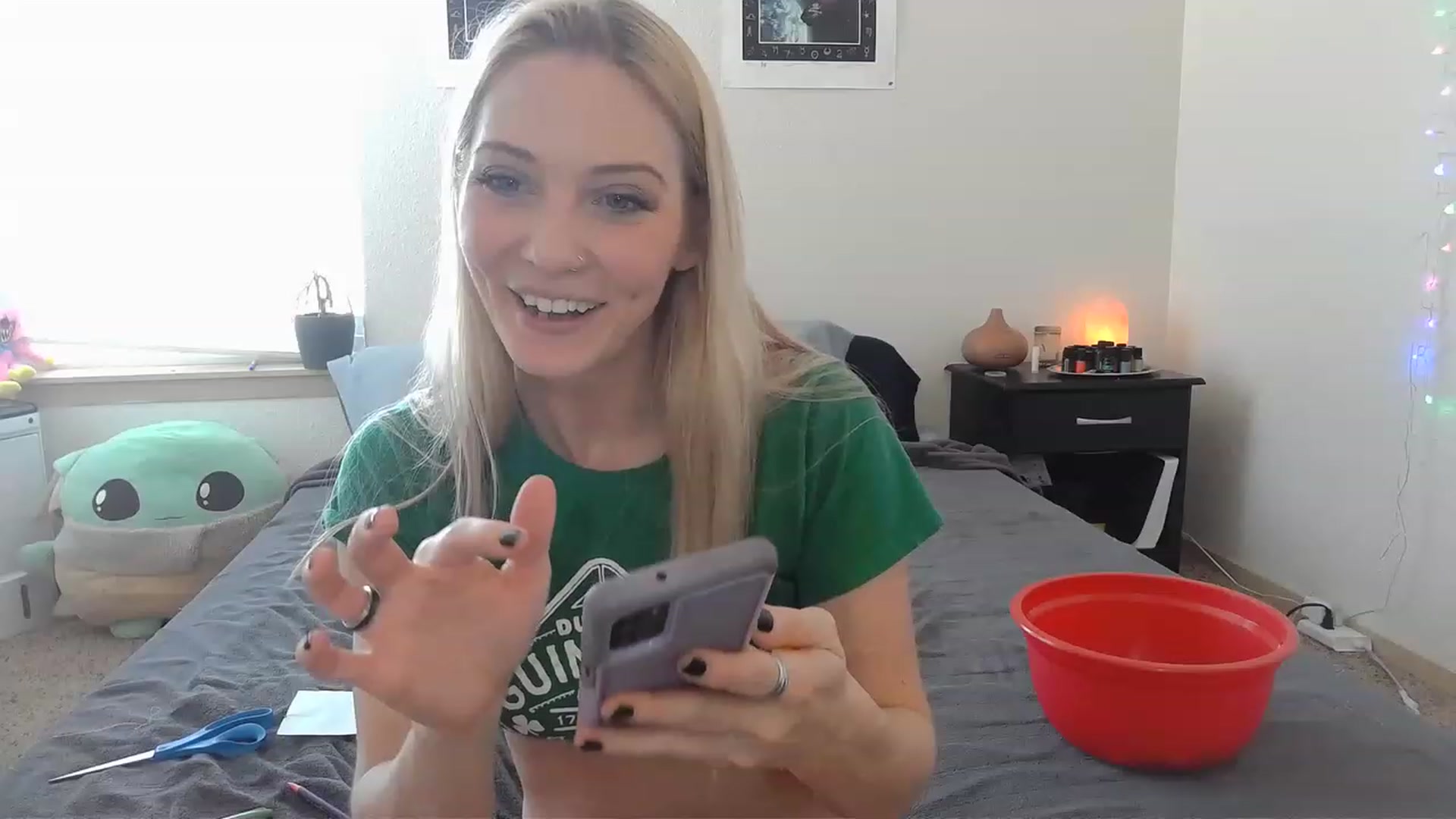 Gallery image thumbnail from Leeleigh1's myfreecams stream on, 03/17/2023, 19:24 image 17 of 20