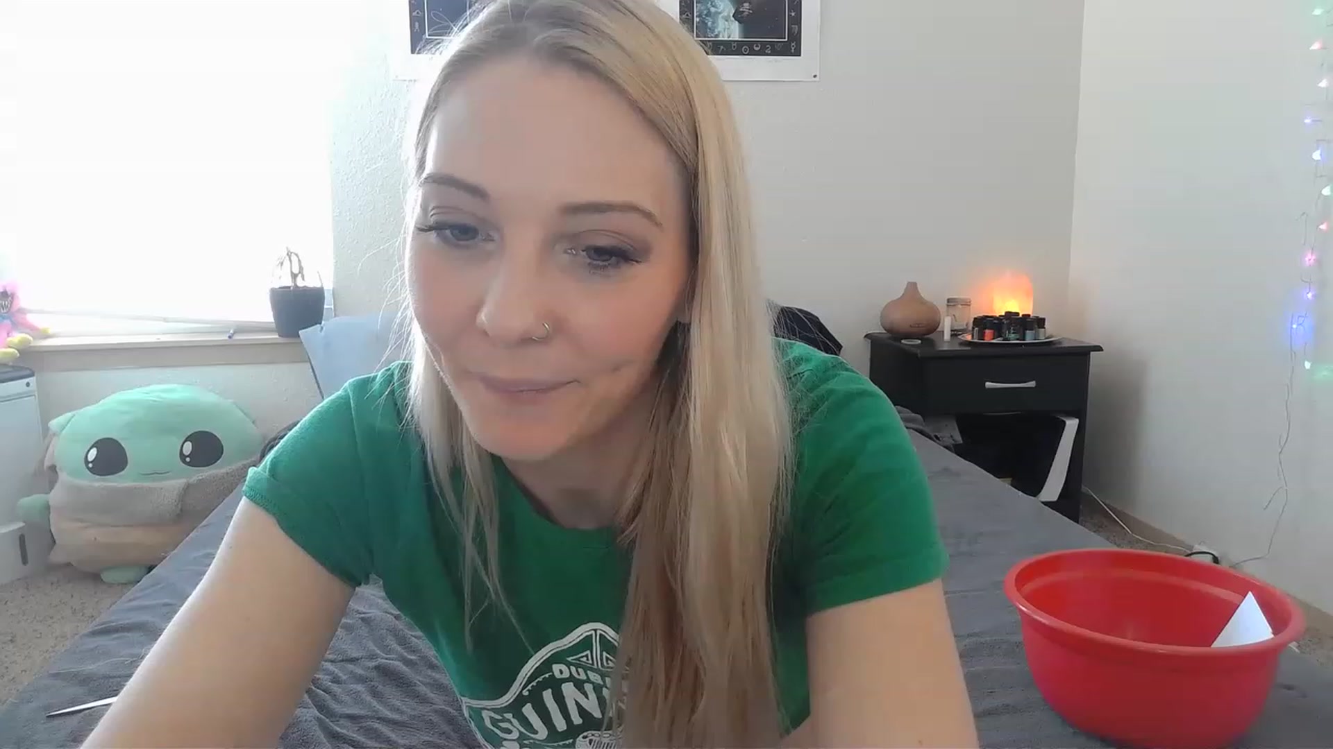 Gallery image thumbnail from Leeleigh1's myfreecams stream on, 03/17/2023, 20:06 image 6 of 20