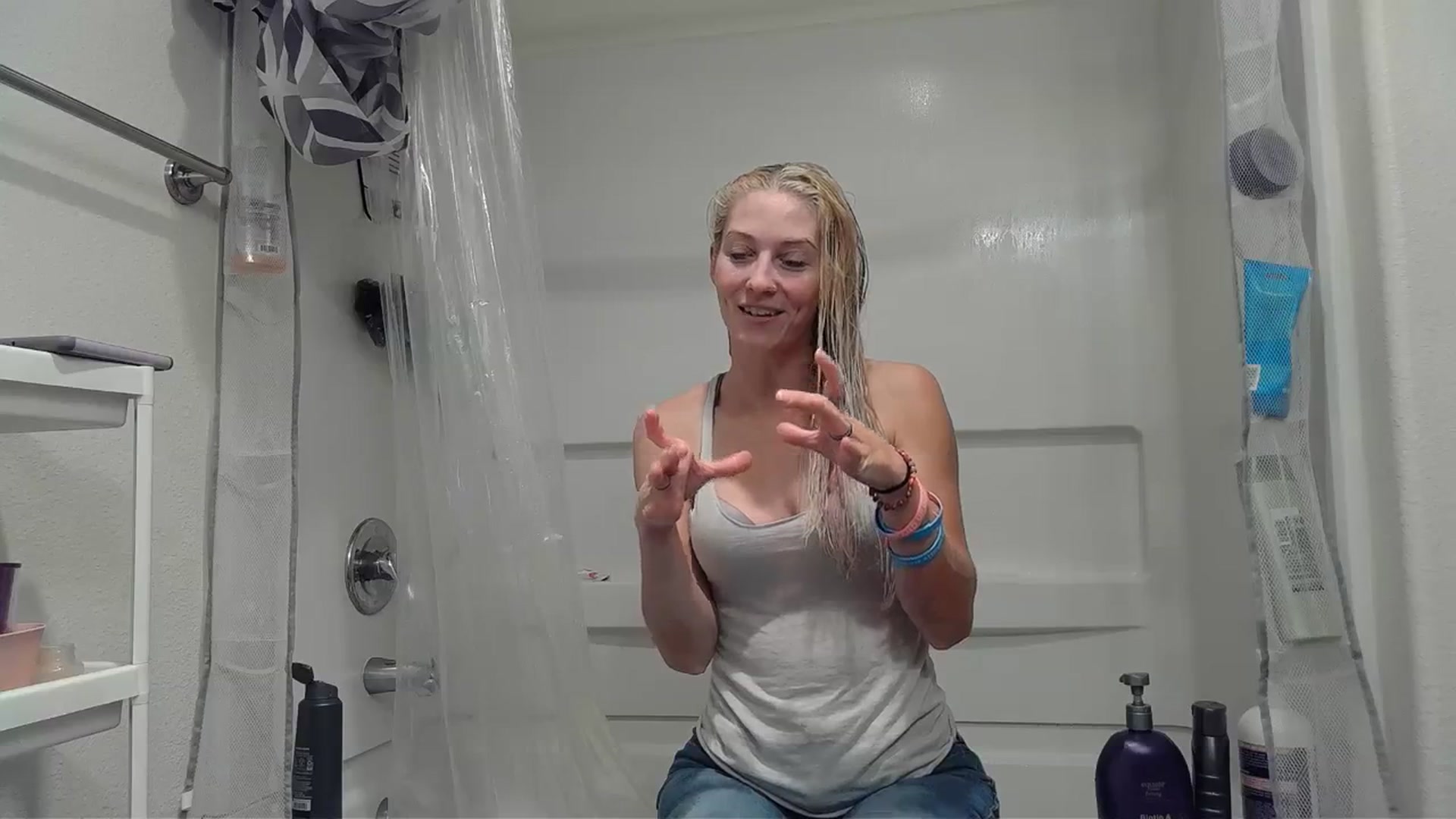Gallery image thumbnail from Leeleigh1's myfreecams stream on, 09/18/2023, 21:54 image 9 of 20