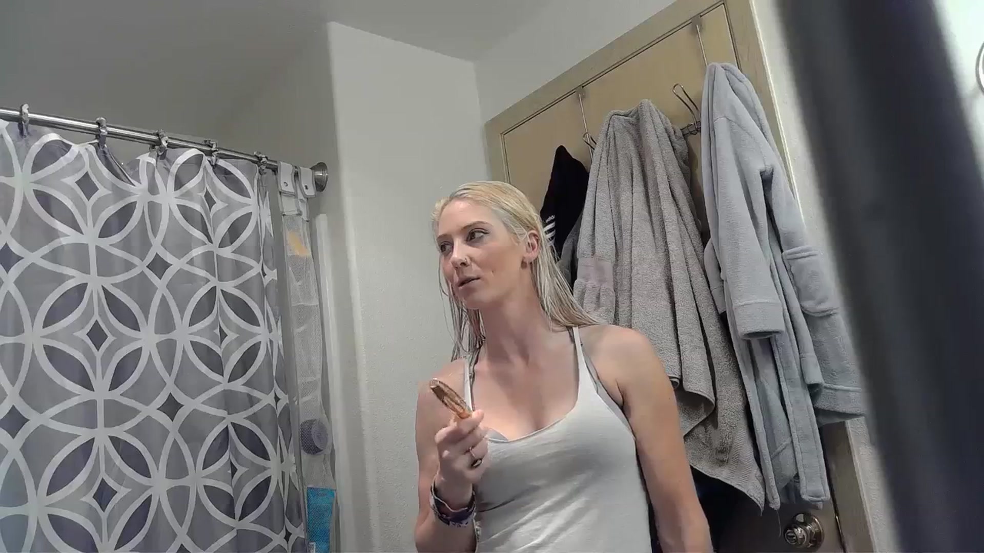 Gallery image thumbnail from Leeleigh1's myfreecams stream on, 09/18/2023, 21:54 image 15 of 20