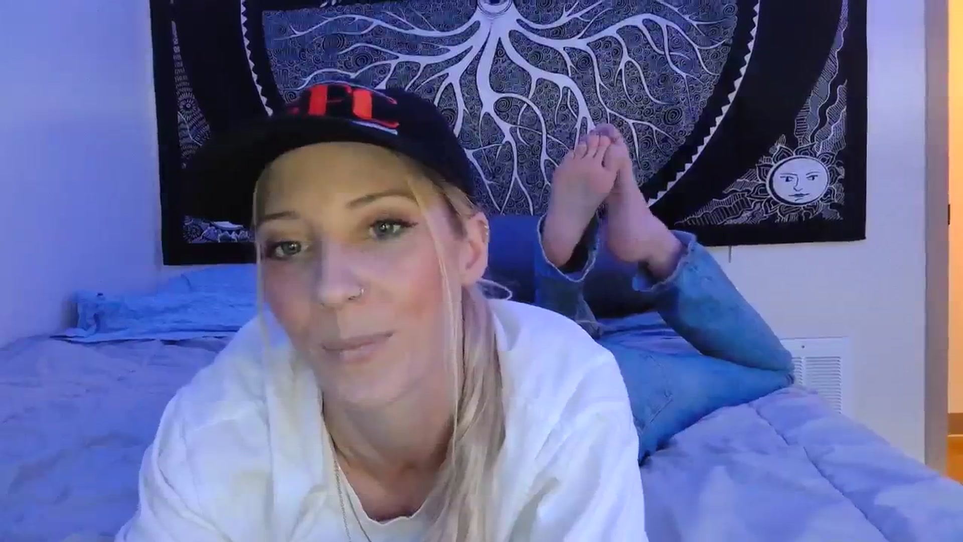 Gallery image thumbnail from Leeleigh1's myfreecams stream on, 11/01/2023, 21:31 image 4 of 20