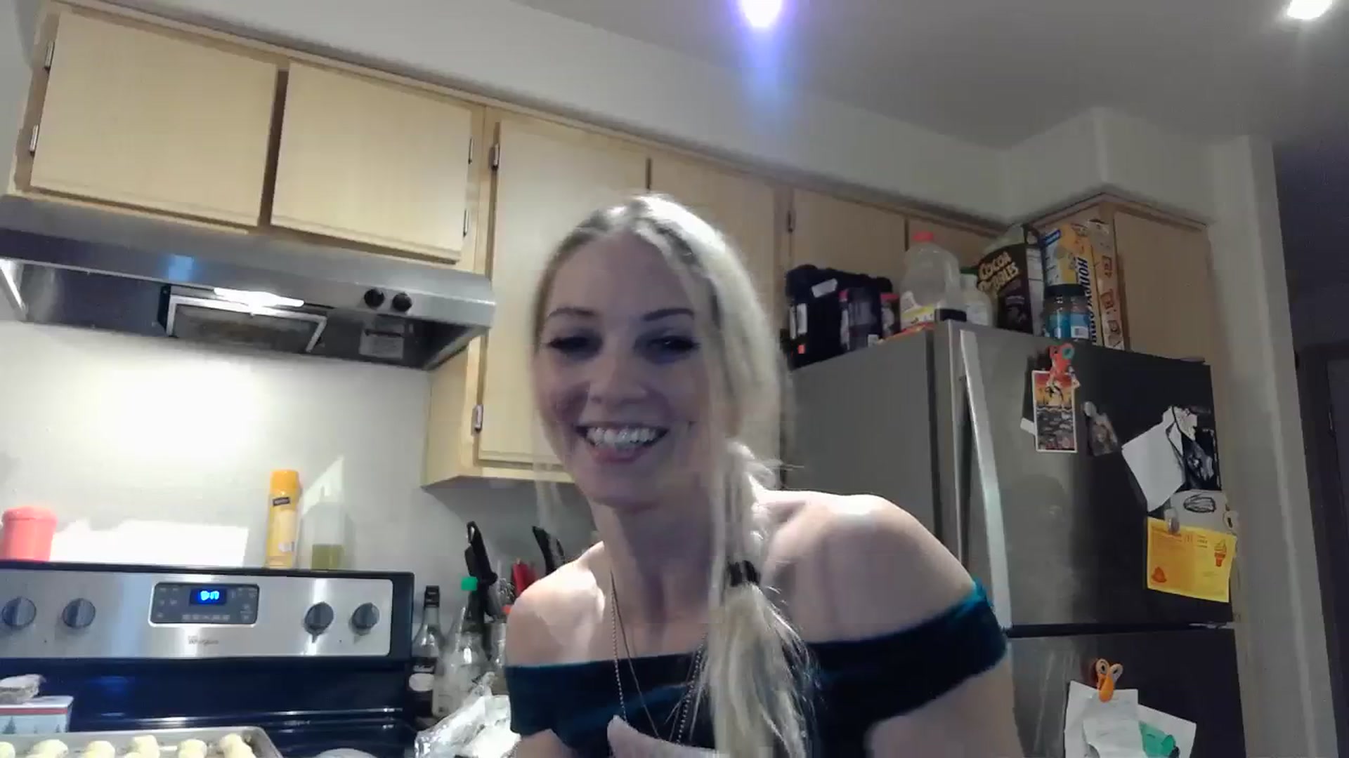 Gallery image thumbnail from Leeleigh1's myfreecams stream on, 11/26/2023, 02:17 image 7 of 20