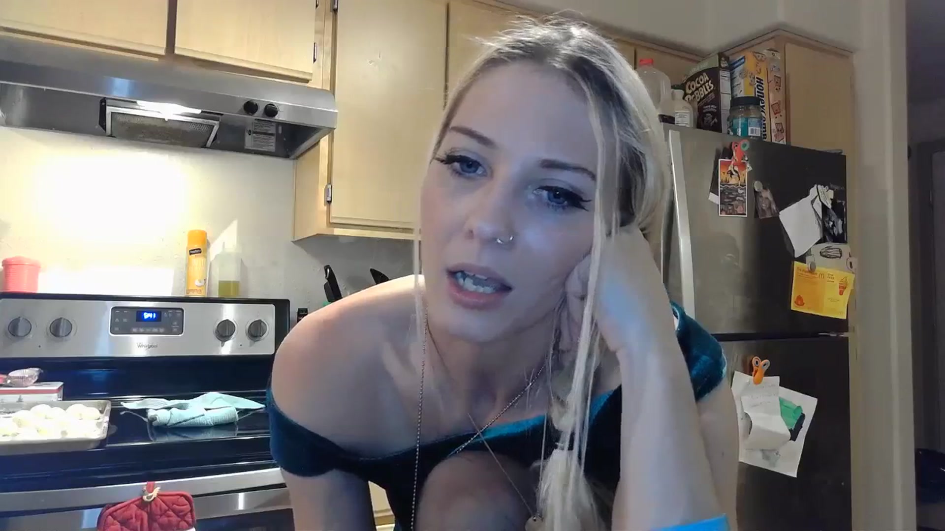 Gallery image thumbnail from Leeleigh1's myfreecams stream on, 11/26/2023, 02:17 image 13 of 20