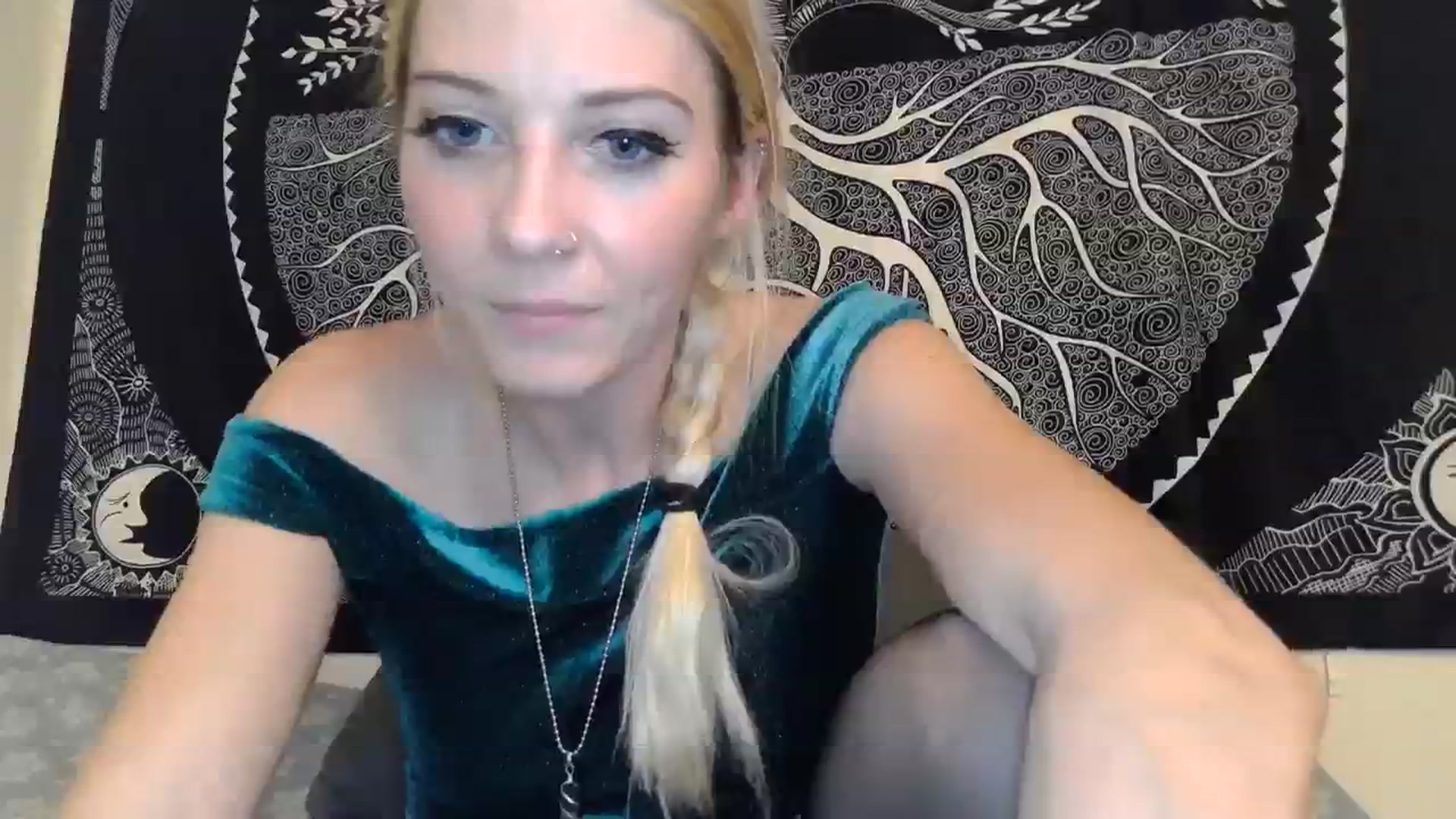 Gallery image thumbnail from Leeleigh1's myfreecams stream on, 11/26/2023, 02:17 image 20 of 20