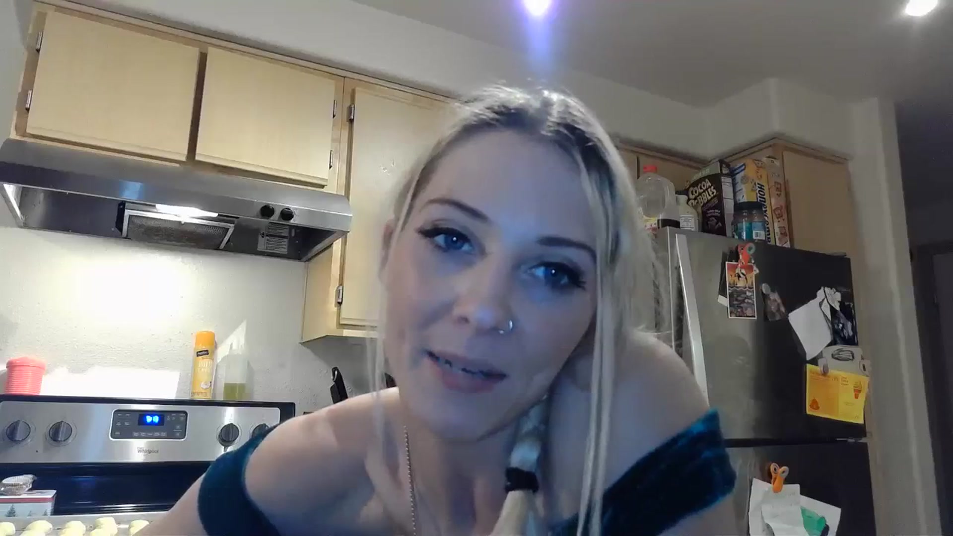 Gallery image thumbnail from Leeleigh1's myfreecams stream on, 11/26/2023, 02:17 image 6 of 20