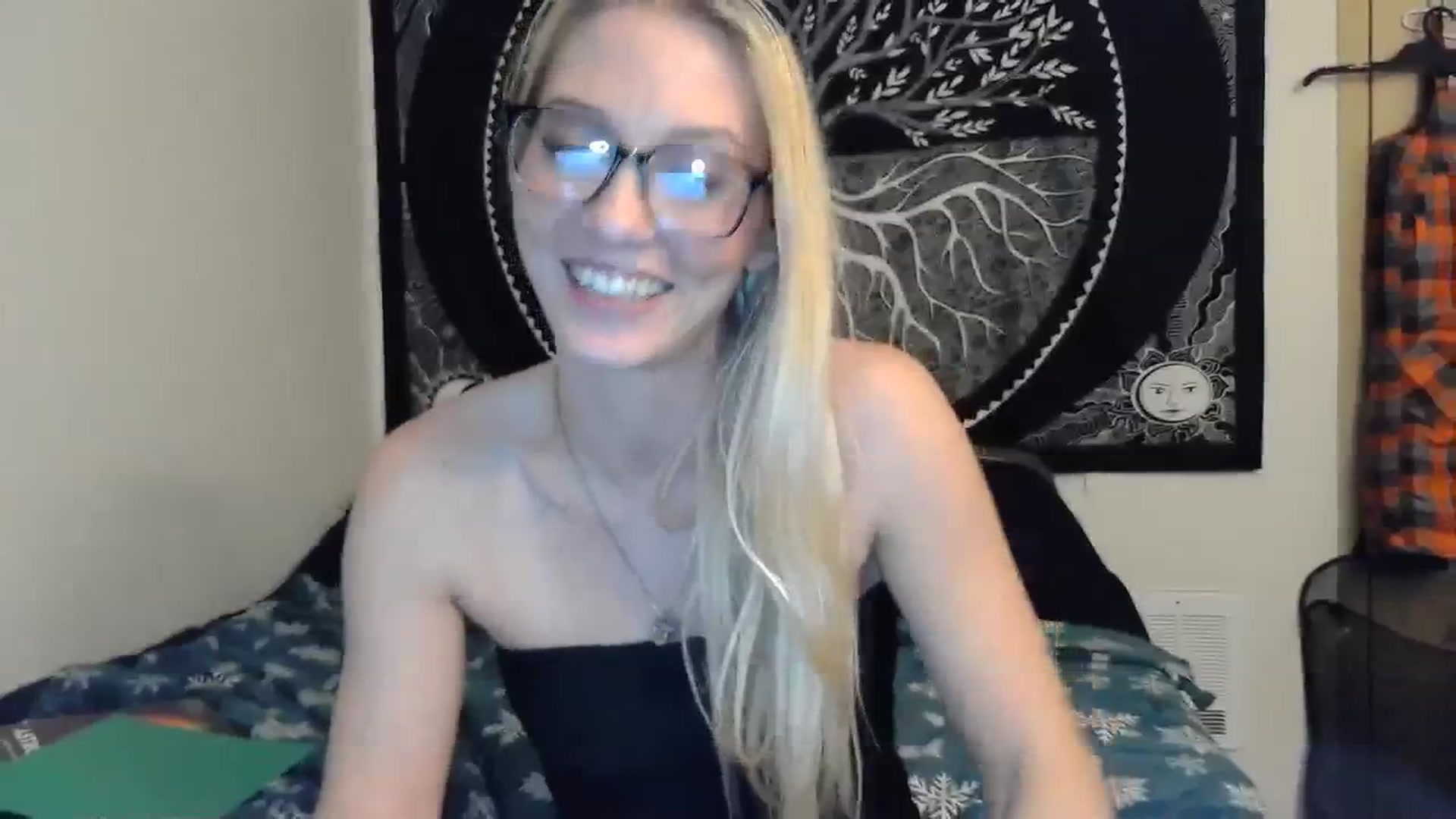 Gallery image thumbnail from Leeleigh1's myfreecams stream on, 11/30/2023, 01:15 image 16 of 20