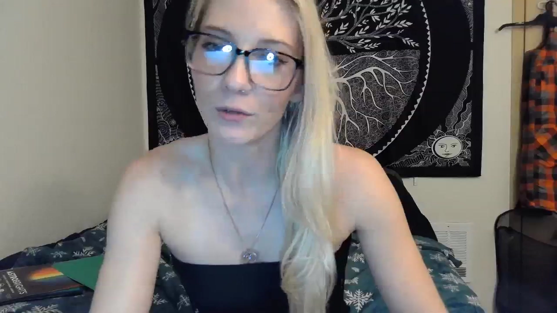Gallery image thumbnail from Leeleigh1's myfreecams stream on, 11/30/2023, 01:15 image 9 of 20
