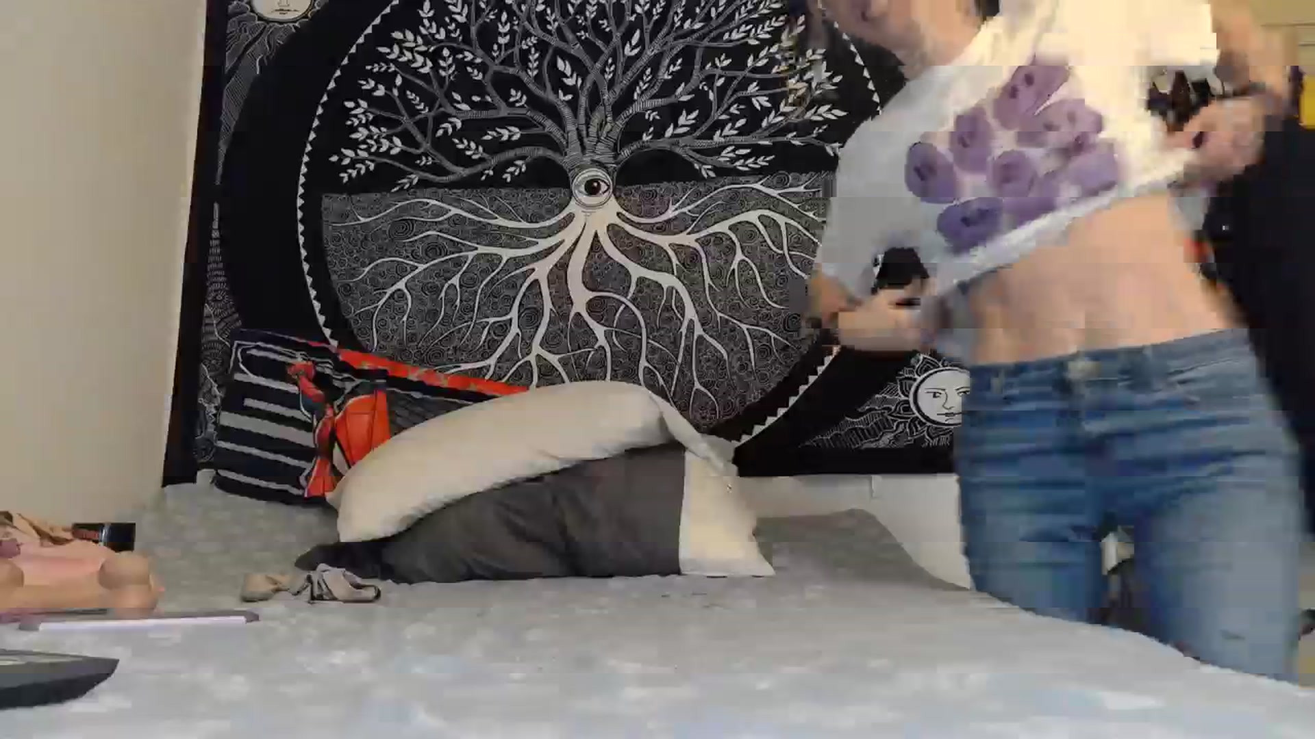 Gallery image thumbnail from Leeleigh1's myfreecams stream on, 12/12/2023, 17:52 image 19 of 20