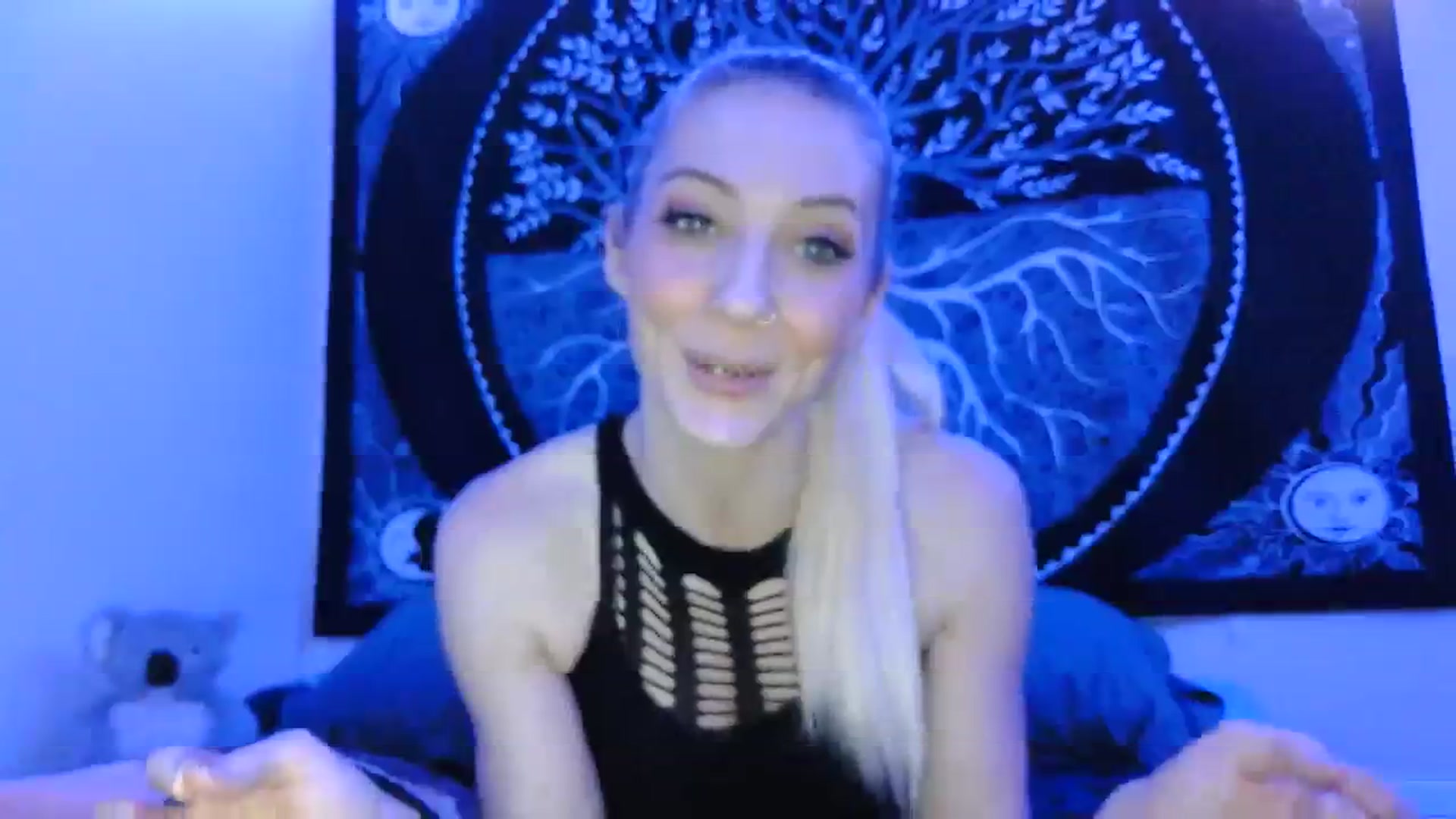 Gallery image thumbnail from Leeleigh1's myfreecams stream on, 01/01/2024, 01:21 image 16 of 20