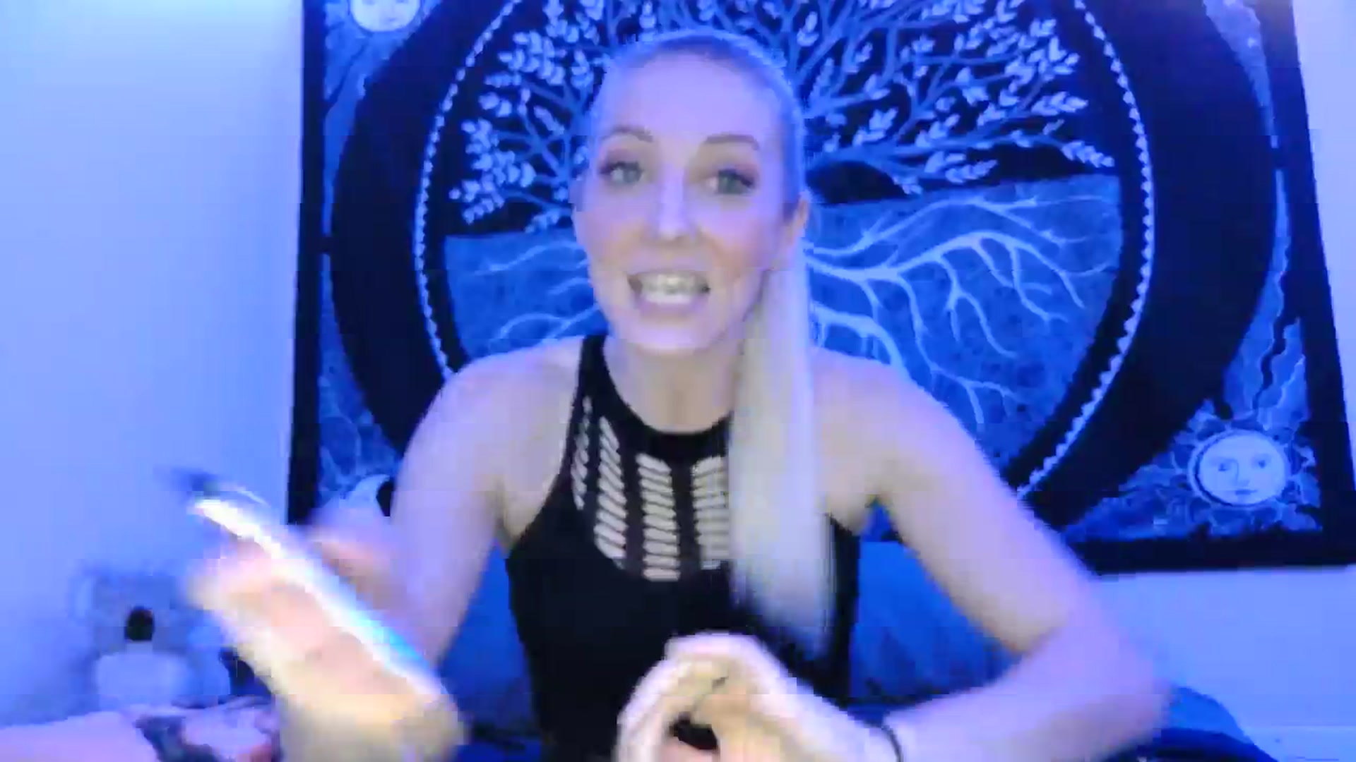 Gallery image thumbnail from Leeleigh1's myfreecams stream on, 01/01/2024, 01:21 image 17 of 20