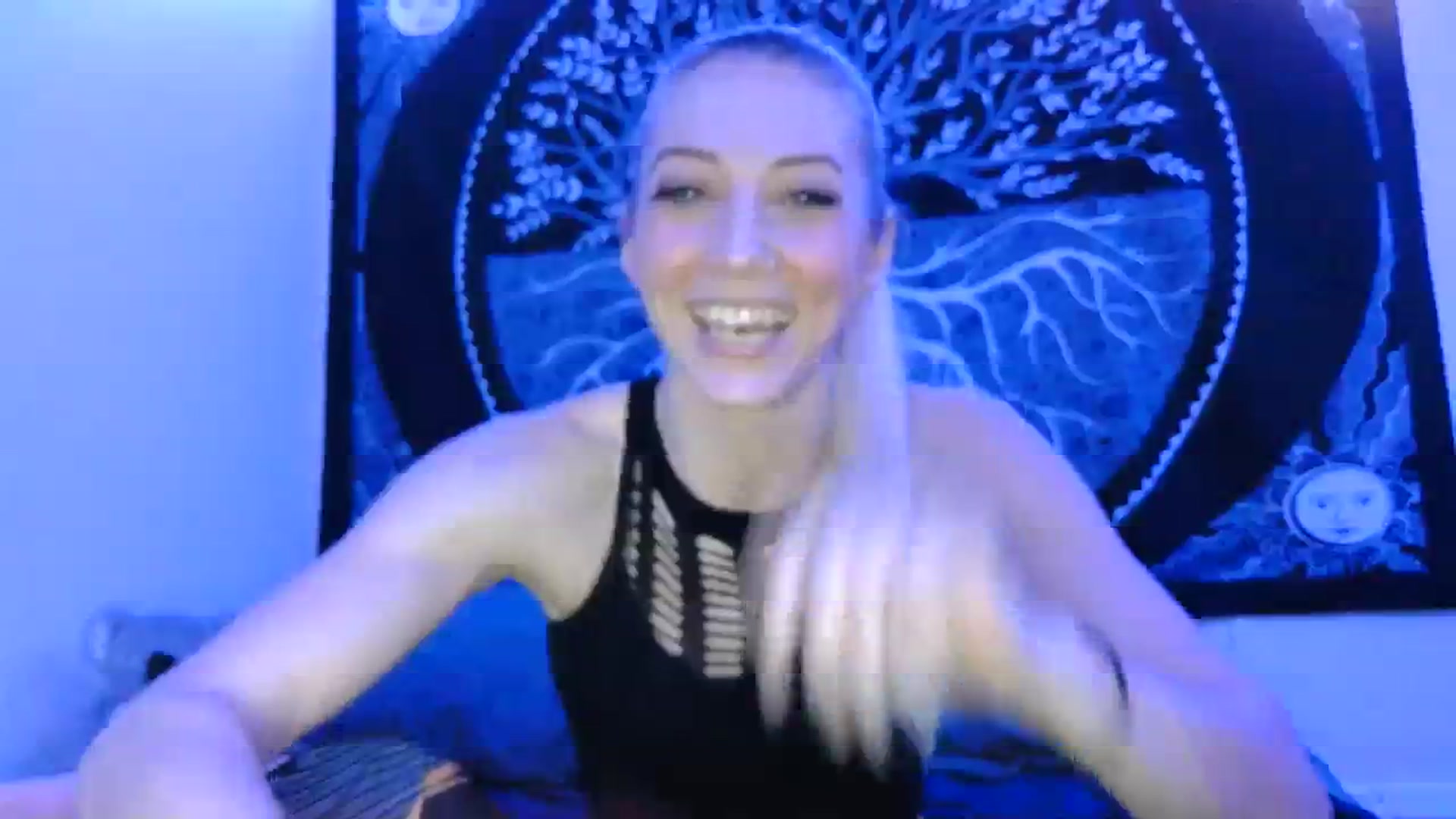 Gallery image thumbnail from Leeleigh1's myfreecams stream on, 01/01/2024, 01:21 image 15 of 20