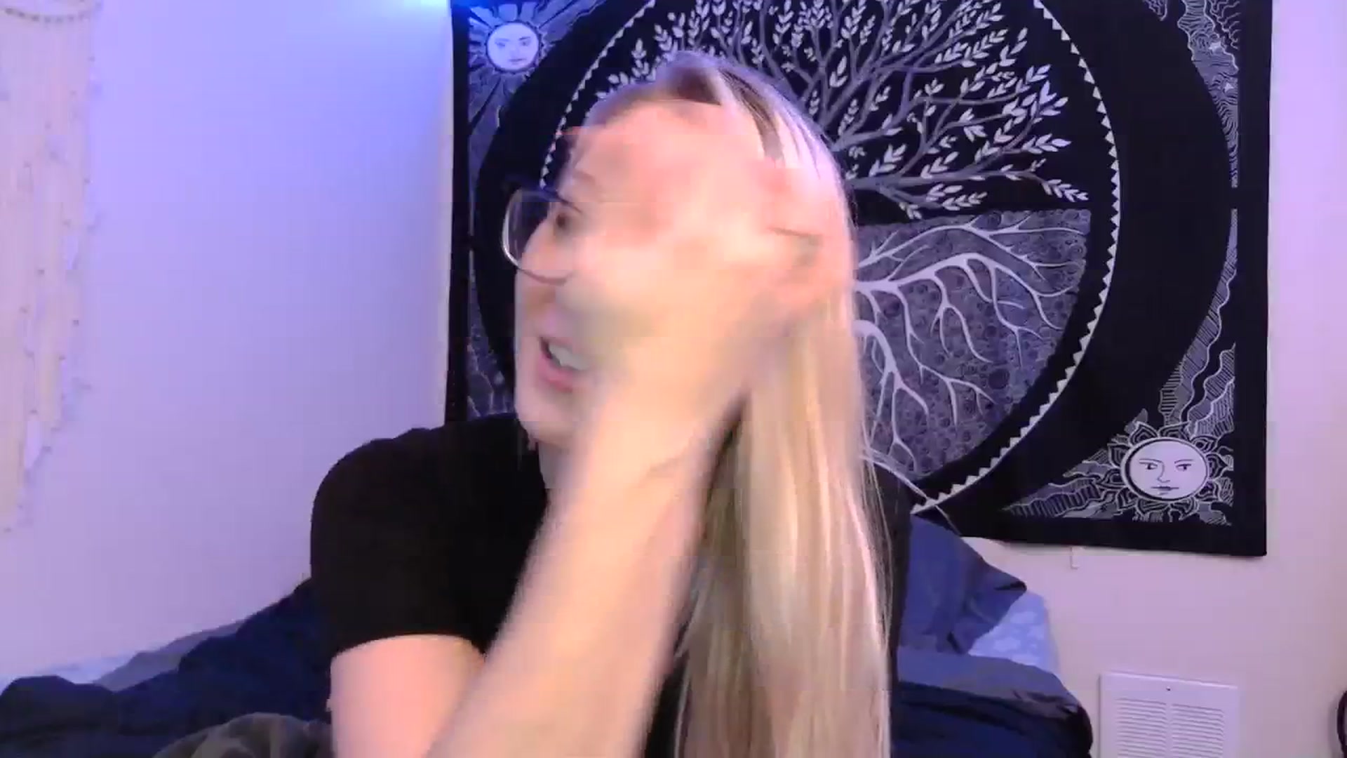 Gallery image thumbnail from Leeleigh1's myfreecams stream on, 01/05/2024, 02:50 image 11 of 20