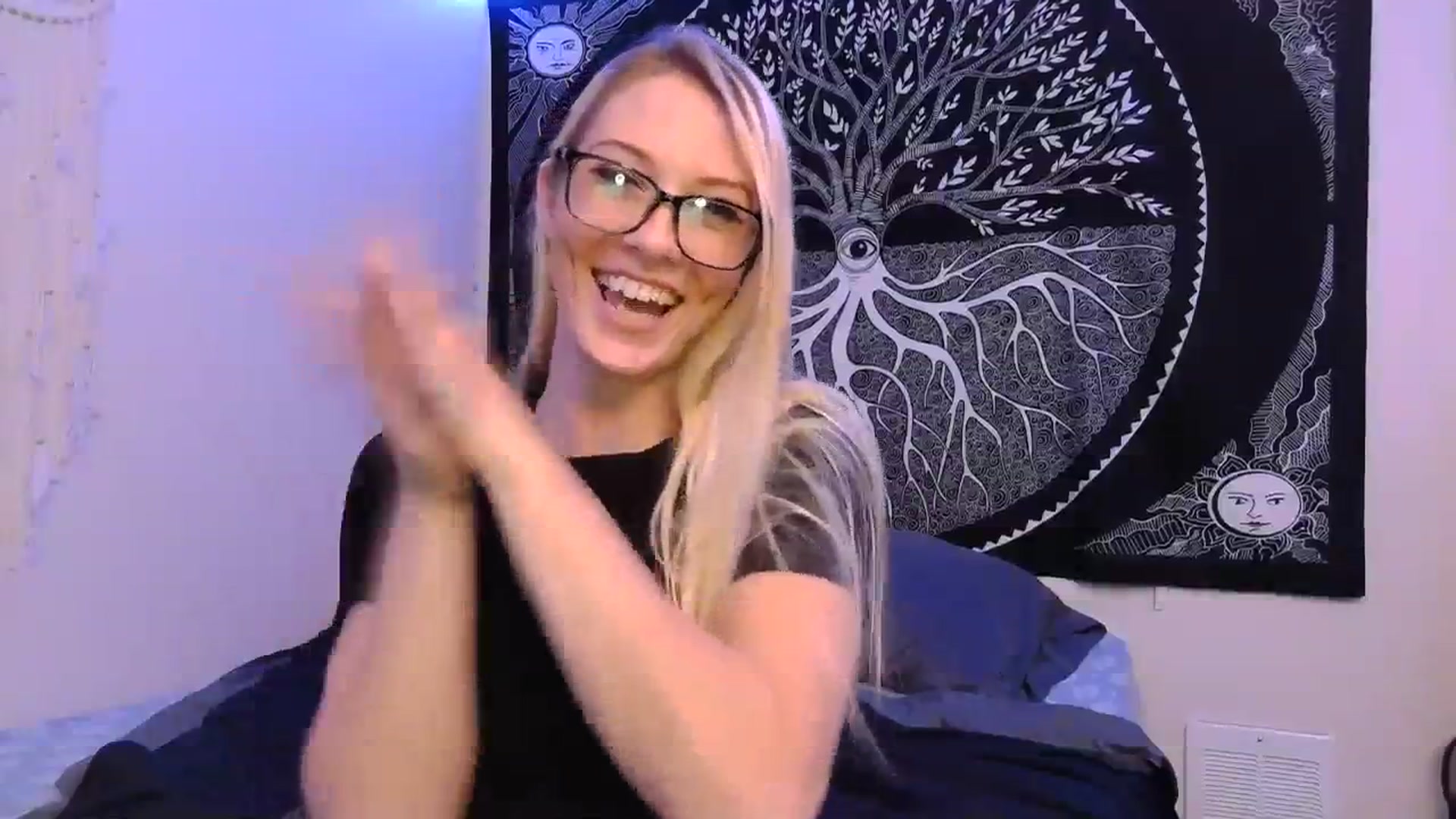 Gallery image thumbnail from Leeleigh1's myfreecams stream on, 01/05/2024, 02:50 image 19 of 20