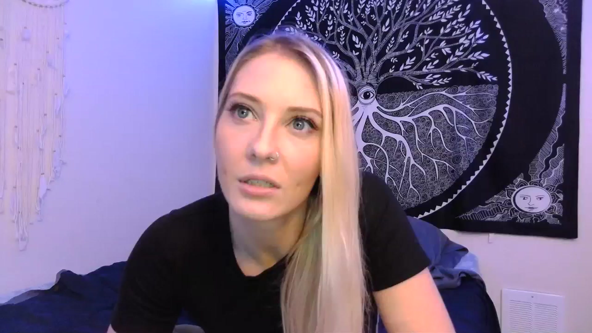 Gallery image thumbnail from Leeleigh1's myfreecams stream on, 01/05/2024, 02:50 image 4 of 20