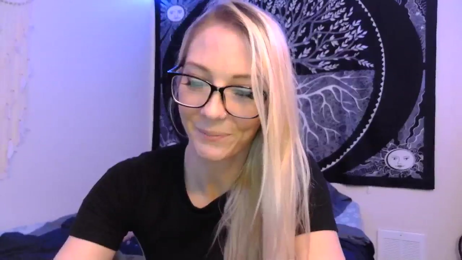 Gallery image thumbnail from Leeleigh1's myfreecams stream on, 01/05/2024, 02:50 image 13 of 20