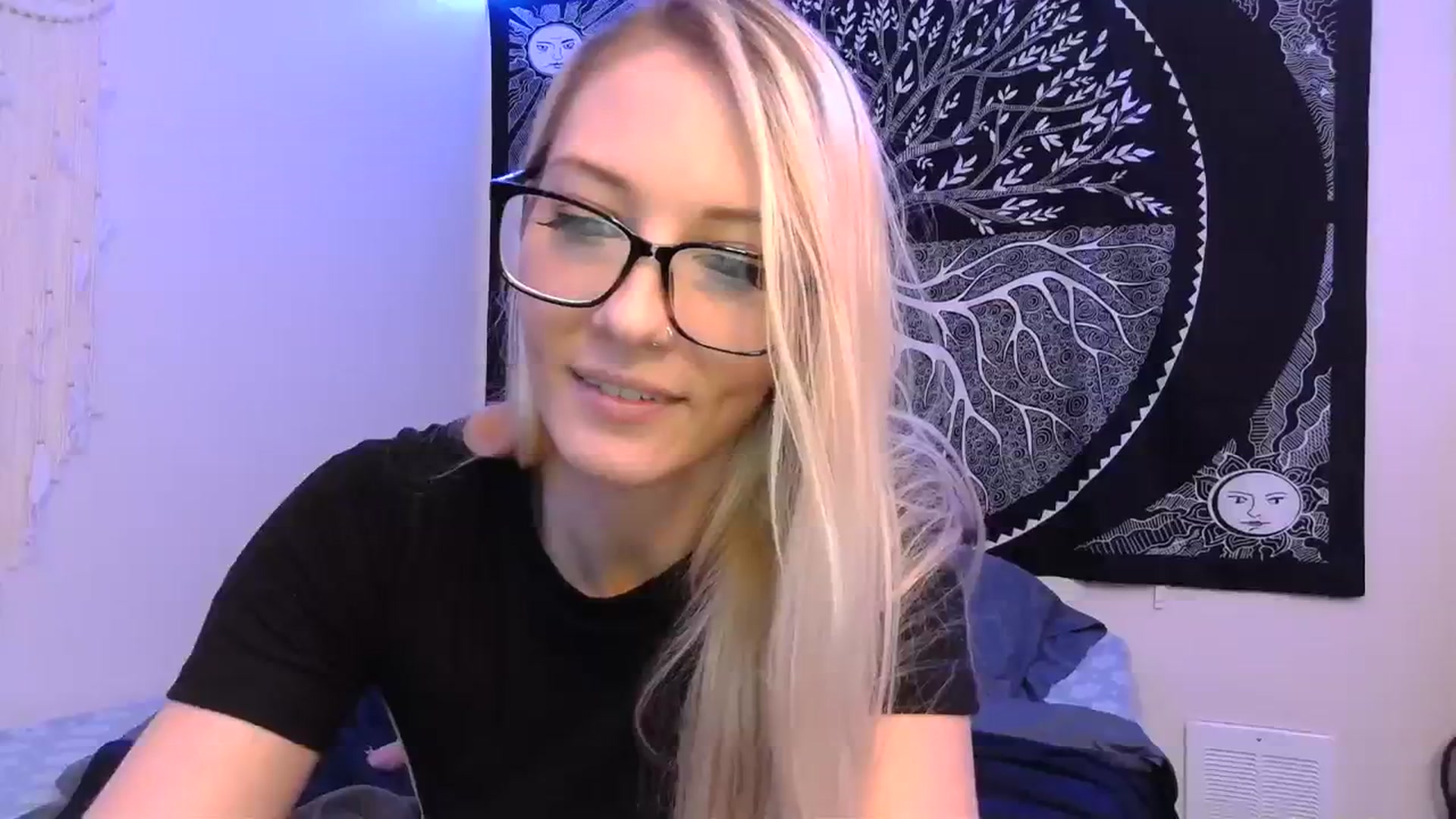 Gallery image thumbnail from Leeleigh1's myfreecams stream on, 01/05/2024, 02:50 image 20 of 20