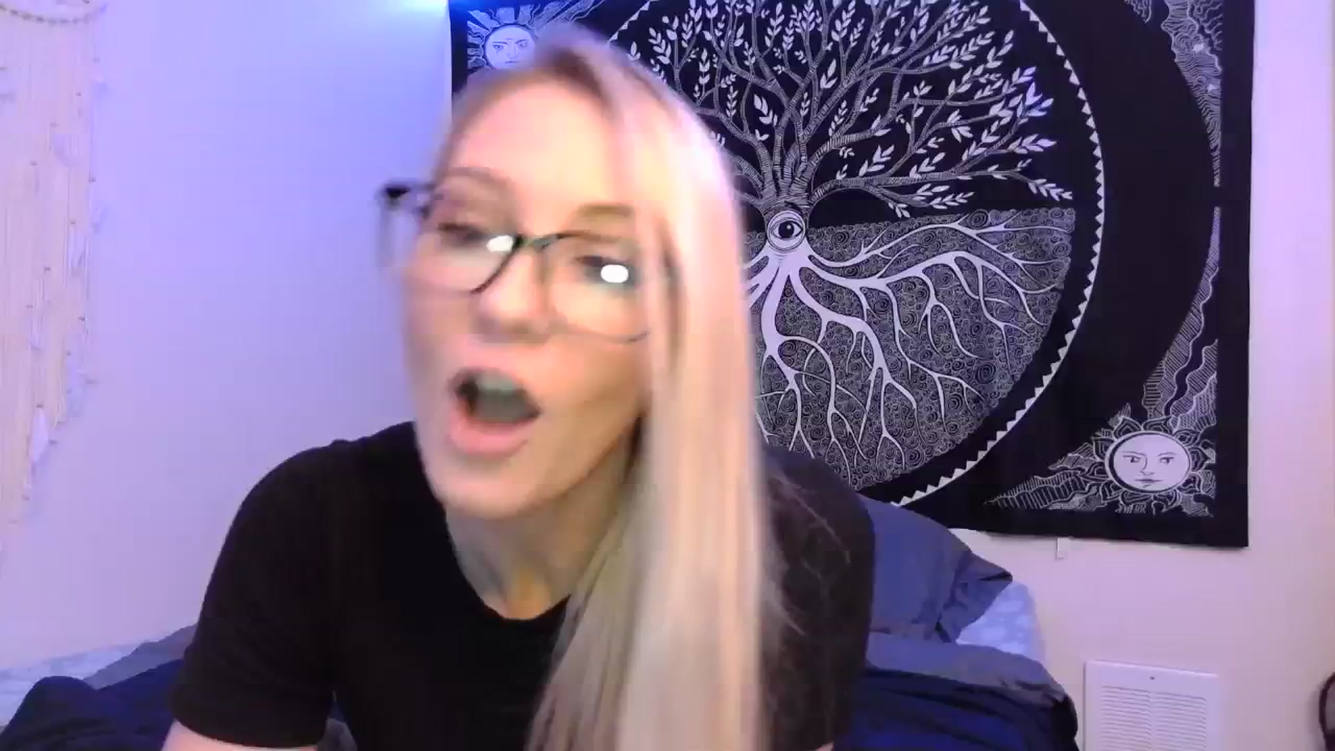 Gallery image thumbnail from Leeleigh1's myfreecams stream on, 01/05/2024, 02:50 image 15 of 20