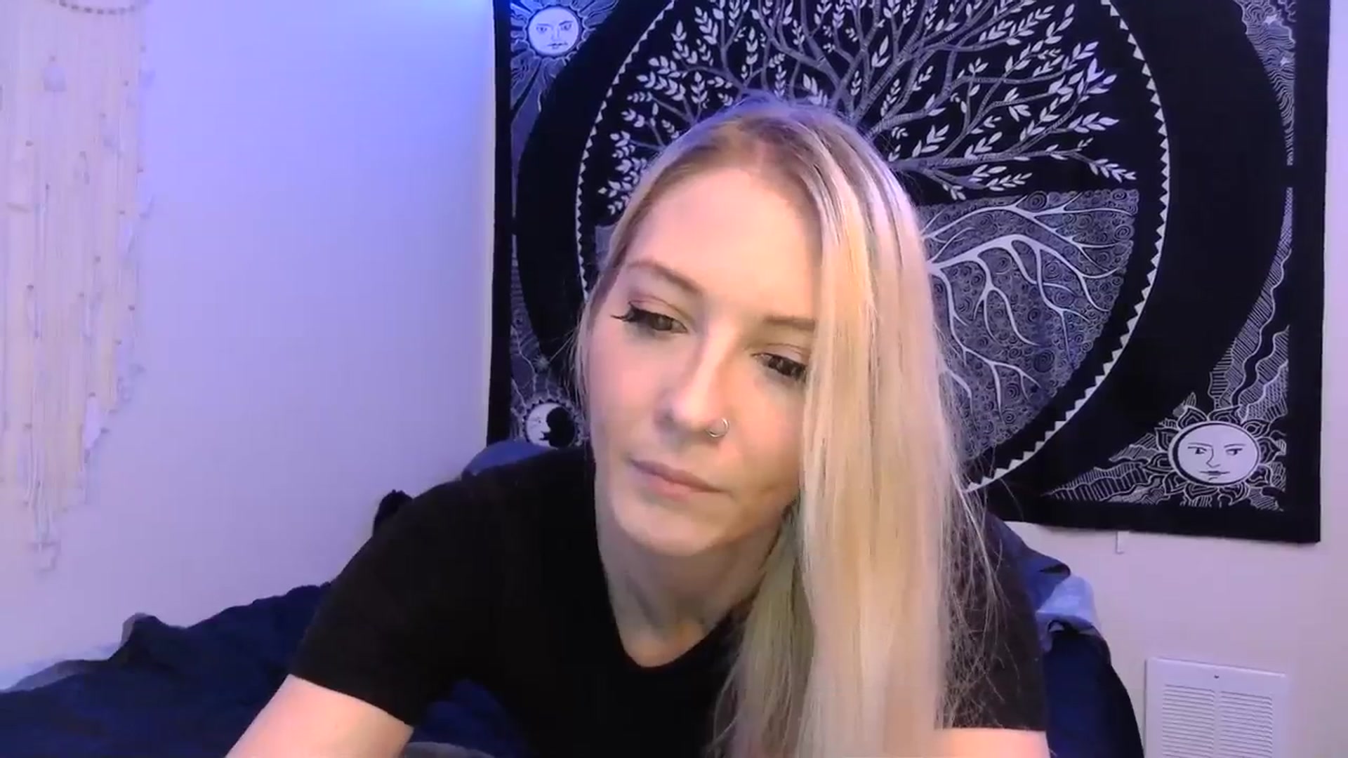 Gallery image thumbnail from Leeleigh1's myfreecams stream on, 01/05/2024, 02:50 image 3 of 20