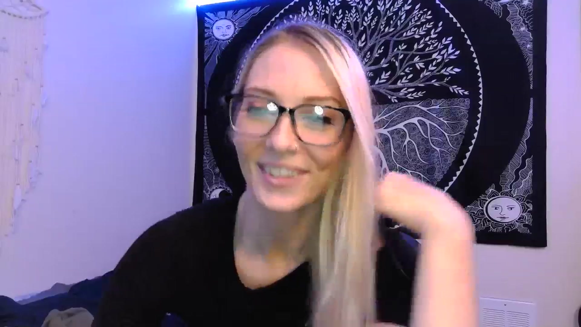Gallery image thumbnail from Leeleigh1's myfreecams stream on, 01/05/2024, 02:50 image 9 of 20