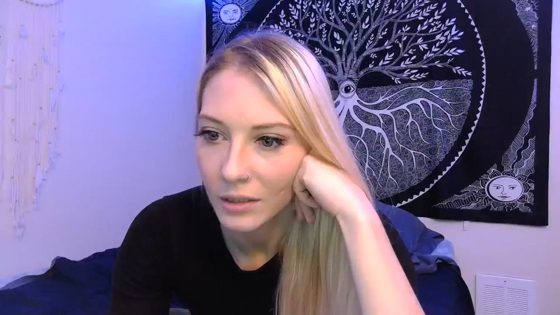 Gallery image thumbnail from Leeleigh1's myfreecams stream on, 01/05/2024, 02:50 image 5 of 20