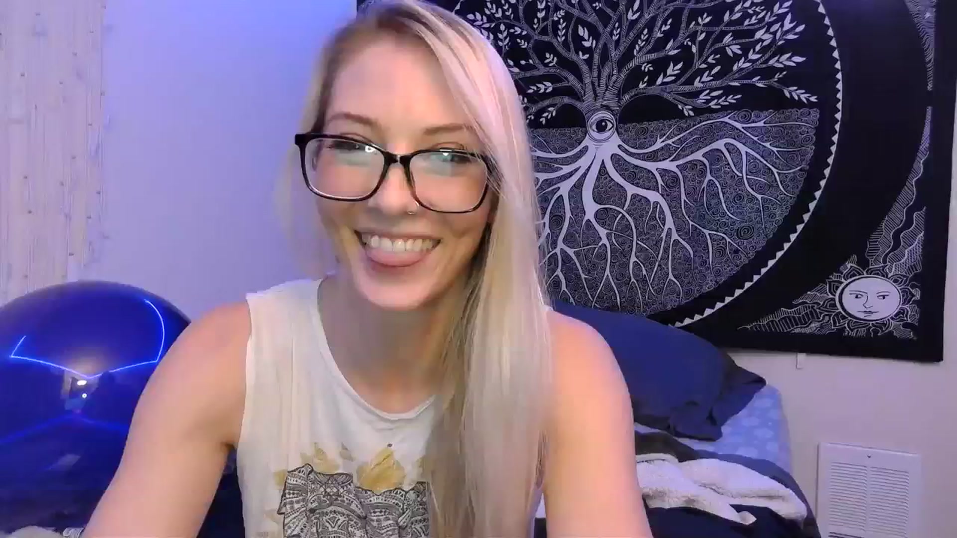 Gallery image thumbnail from Leeleigh1's myfreecams stream on, 01/05/2024, 05:08 image 12 of 20