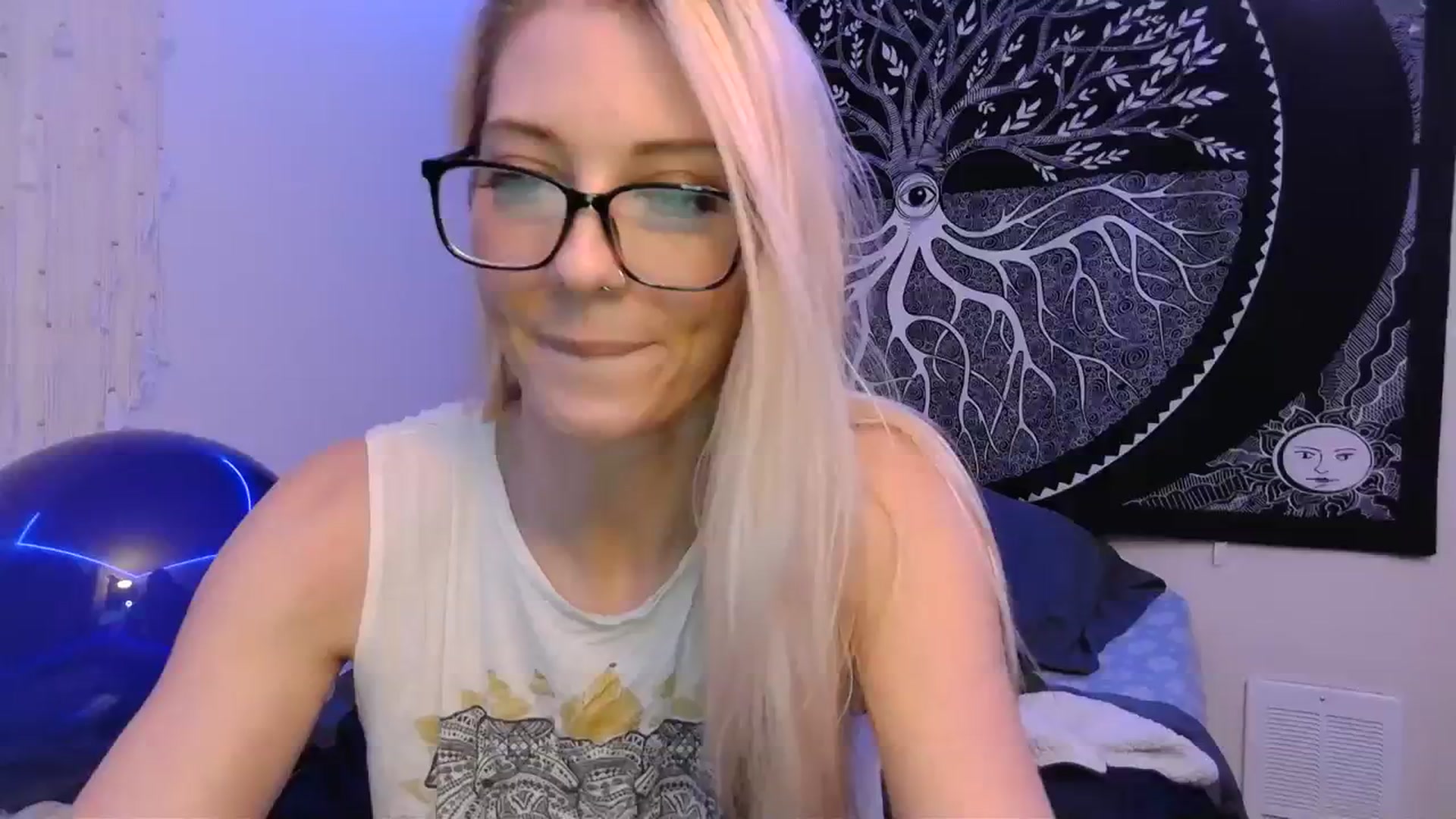 Gallery image thumbnail from Leeleigh1's myfreecams stream on, 01/05/2024, 05:08 image 10 of 20
