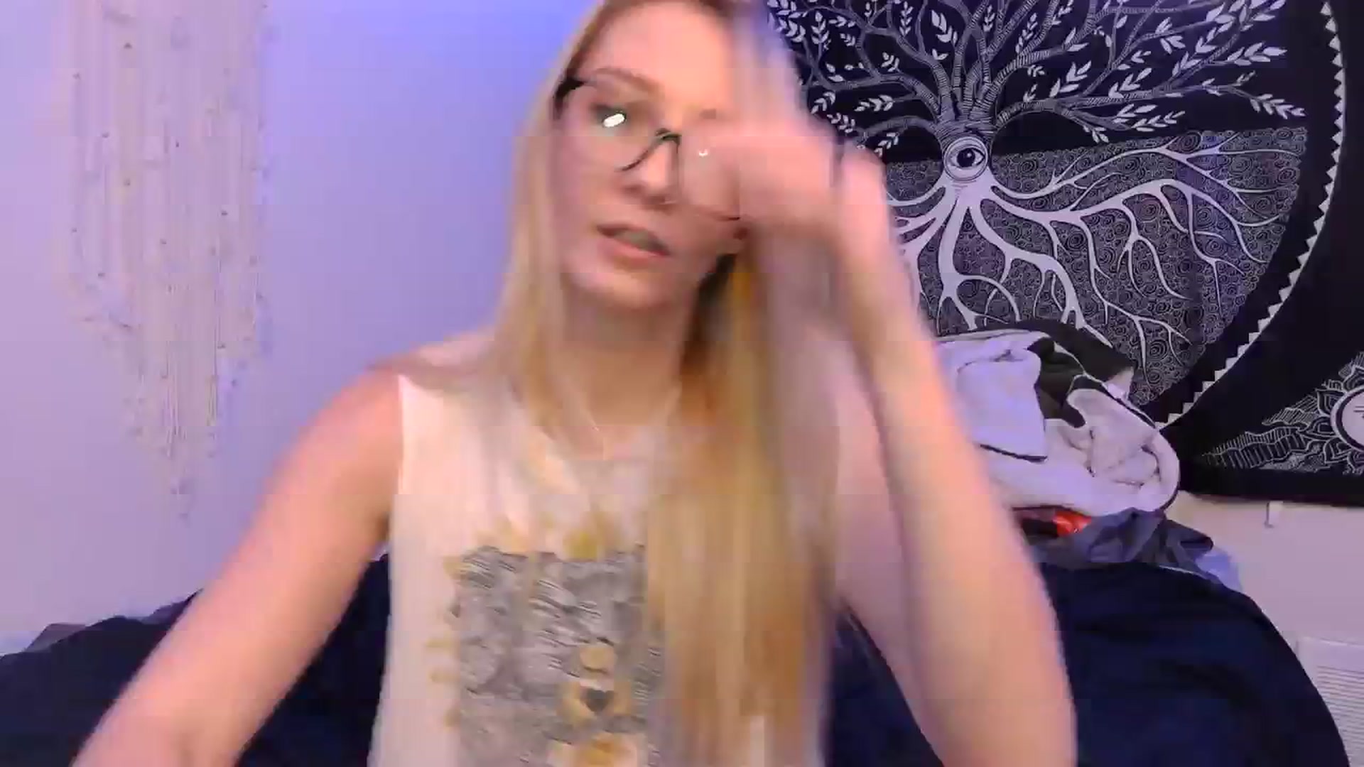 Gallery image thumbnail from Leeleigh1's myfreecams stream on, 01/05/2024, 05:08 image 17 of 20