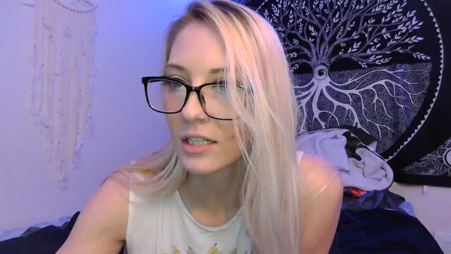 Gallery image thumbnail from Leeleigh1's myfreecams stream on, 01/05/2024, 05:08 image 20 of 20