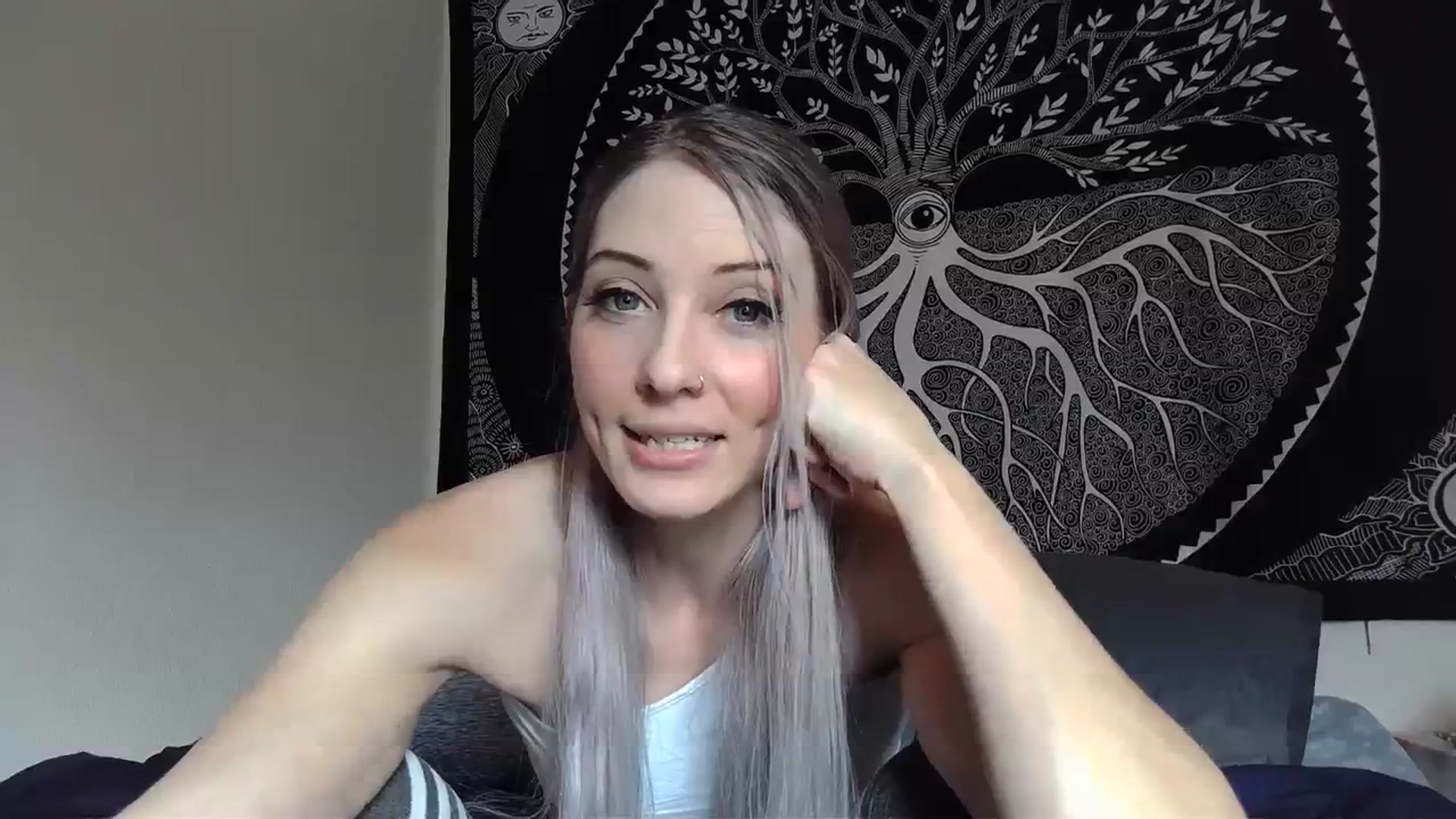 Gallery image thumbnail from Leeleigh1's myfreecams stream on, 01/24/2024, 20:27 image 14 of 20