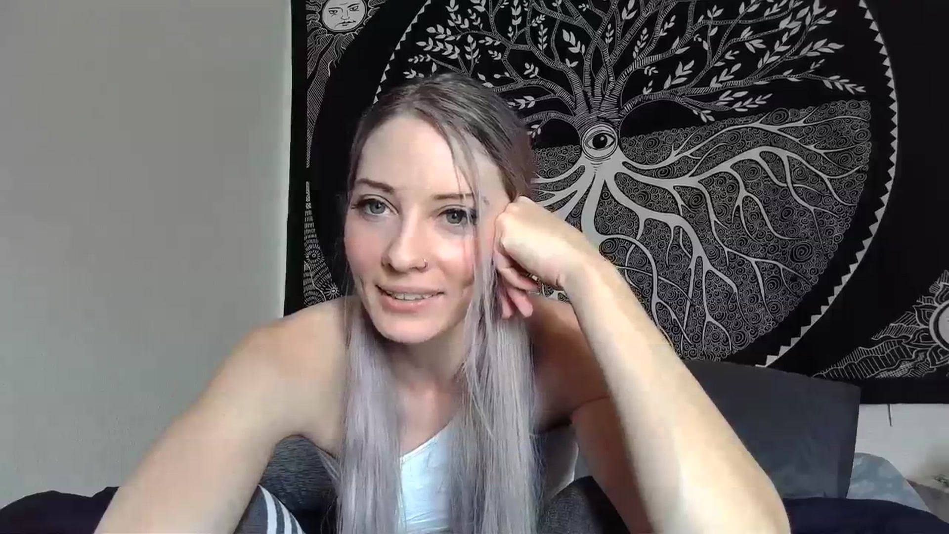 Gallery image thumbnail from Leeleigh1's myfreecams stream on, 01/24/2024, 20:27 image 13 of 20